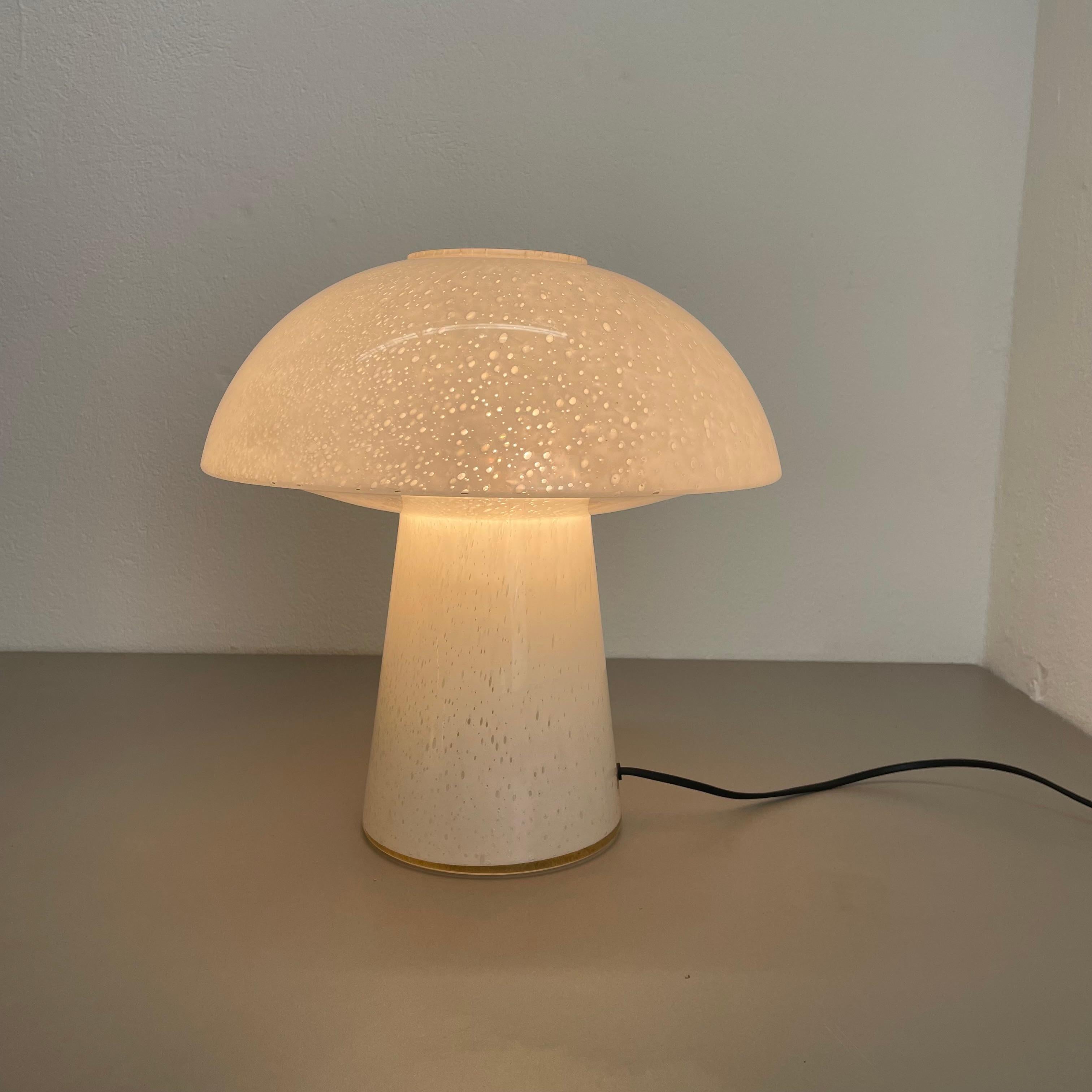 Grande lampada da tavolo UFO in vetro da 36 cm Realizzata da Glashütte Limburg, Germania, anni '70 in vendita 10