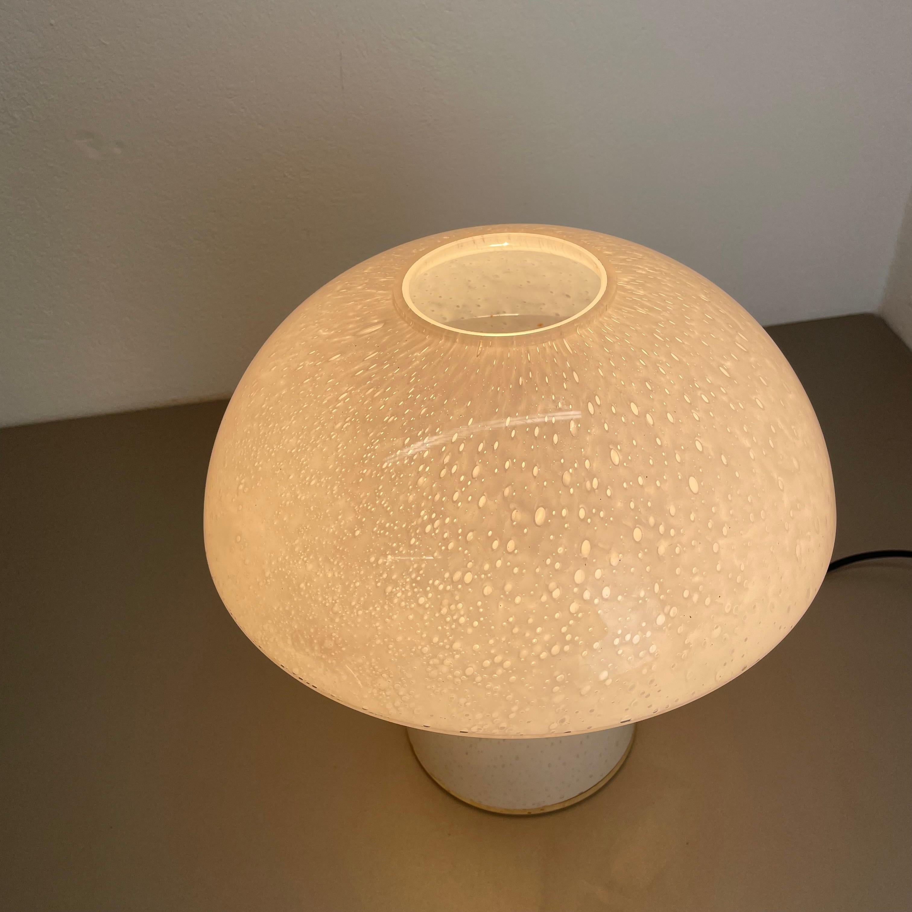 Grande lampada da tavolo UFO in vetro da 36 cm Realizzata da Glashütte Limburg, Germania, anni '70 in vendita 11