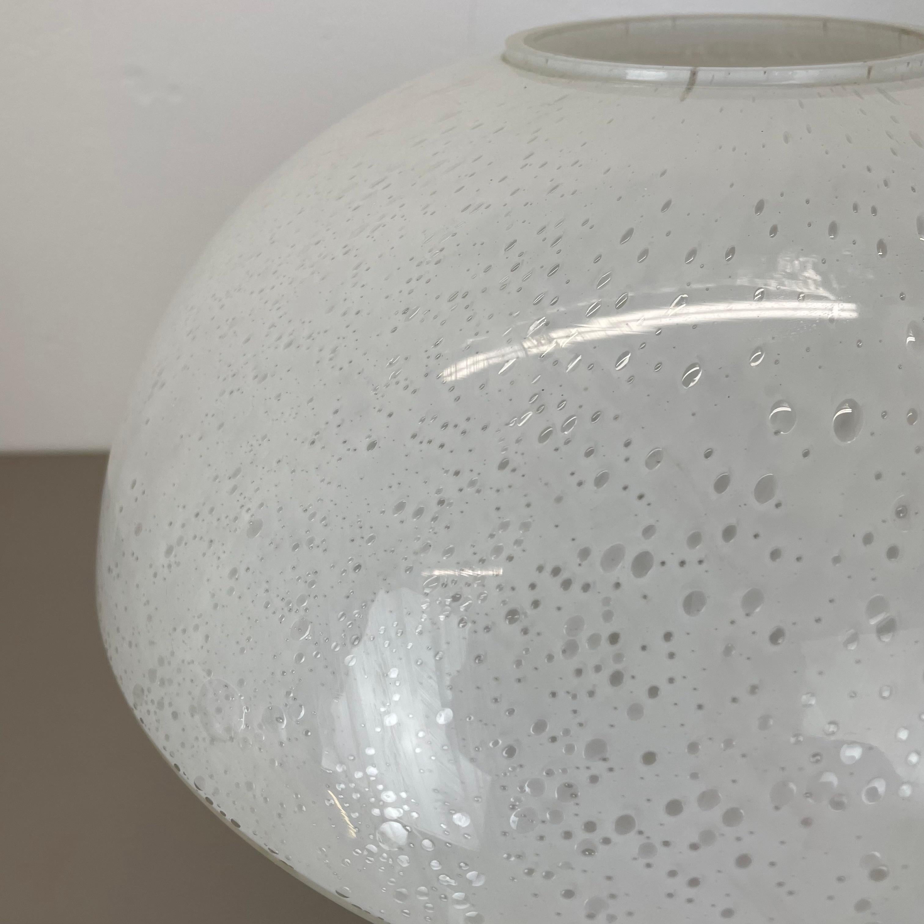 Tedesco Grande lampada da tavolo UFO in vetro da 36 cm Realizzata da Glashütte Limburg, Germania, anni '70 in vendita