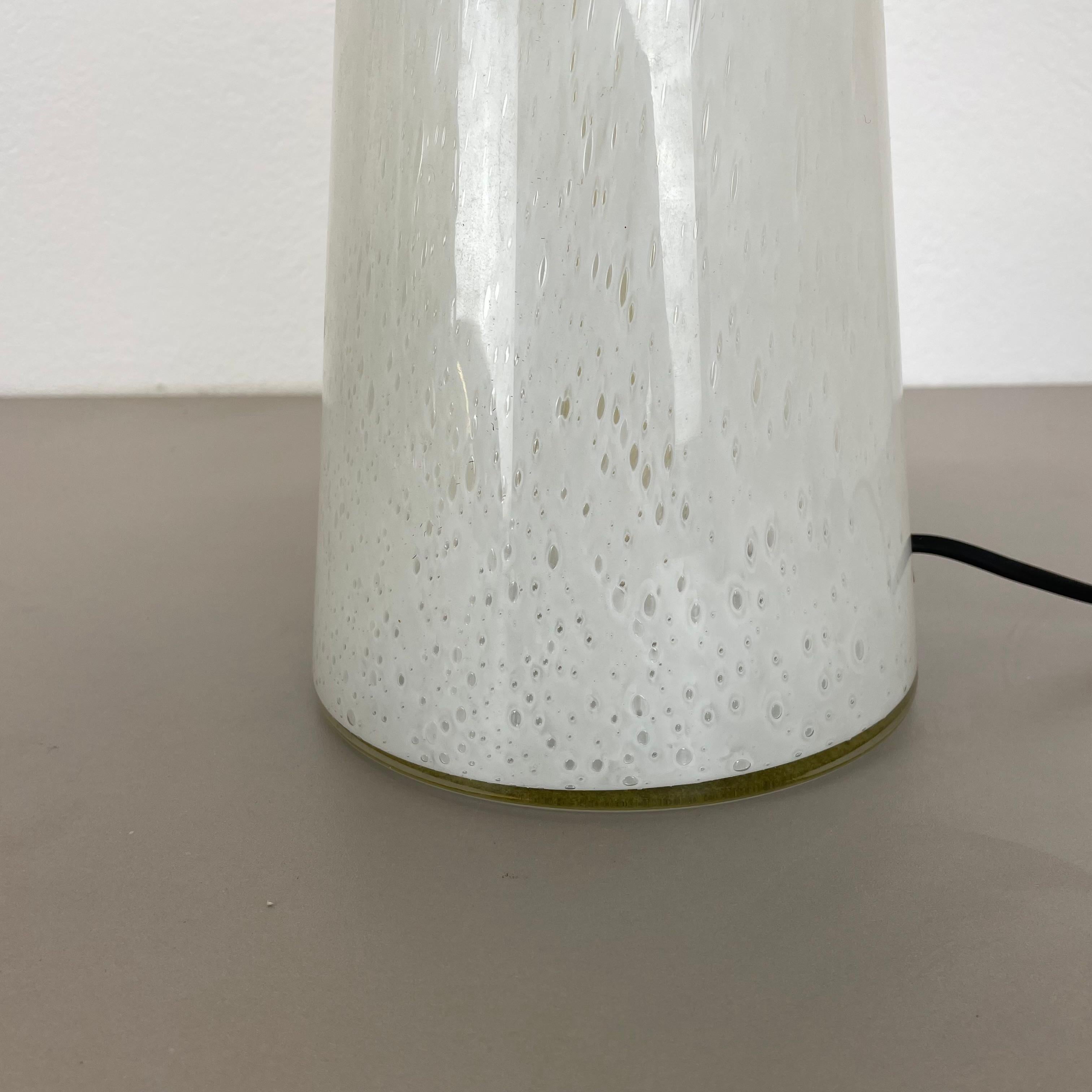XX secolo Grande lampada da tavolo UFO in vetro da 36 cm Realizzata da Glashütte Limburg, Germania, anni '70 in vendita