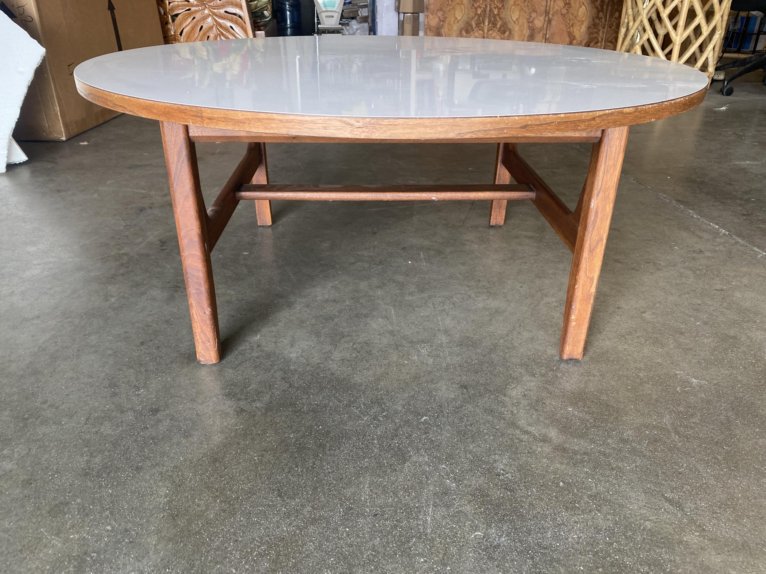 Large Danish Mid-Century Round Coffee Table with White Laminate Top For Sale 1