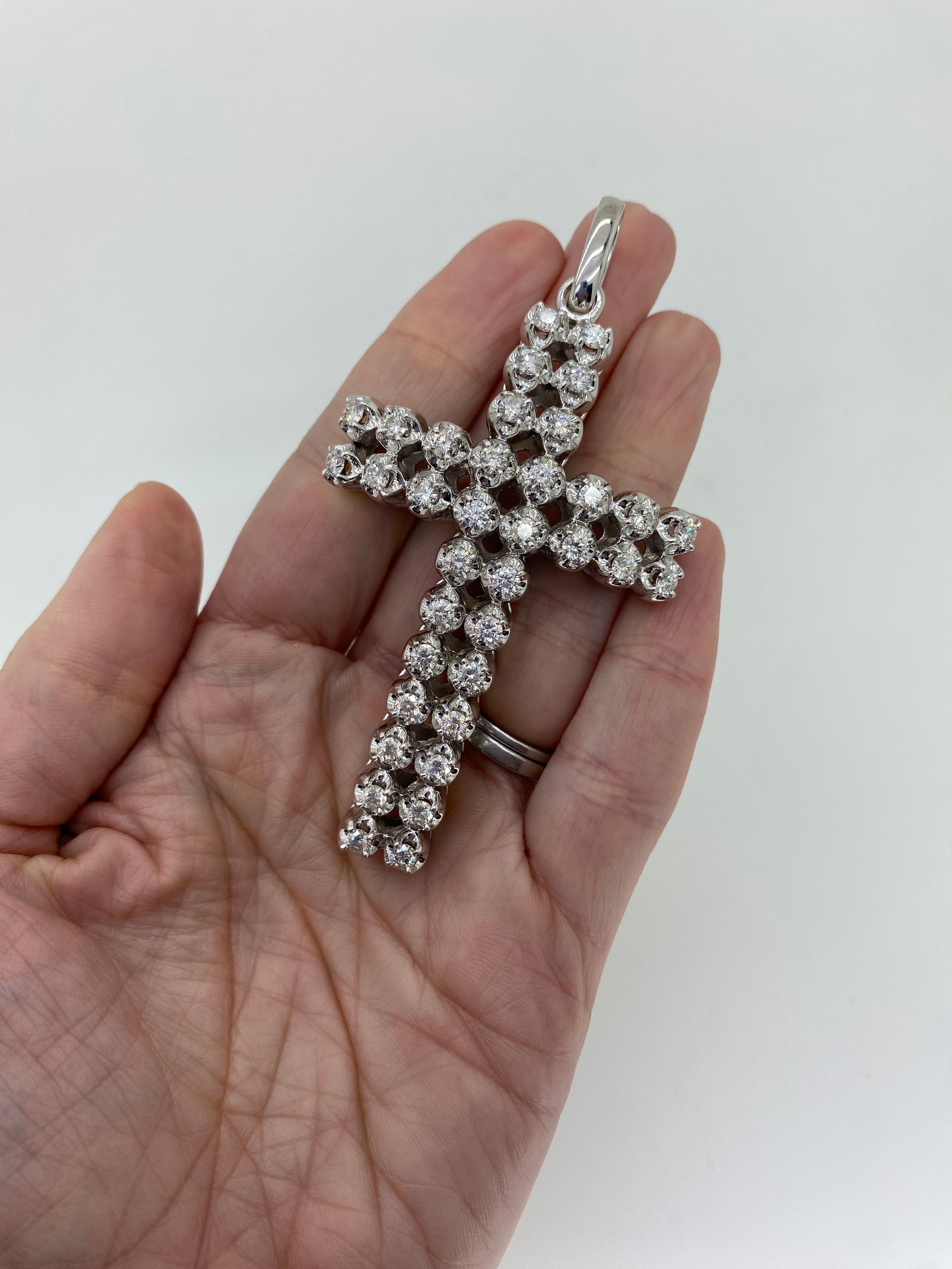 Large 3.80CTW Diamond Cross Pendant made in 14k White Gold  For Sale 7