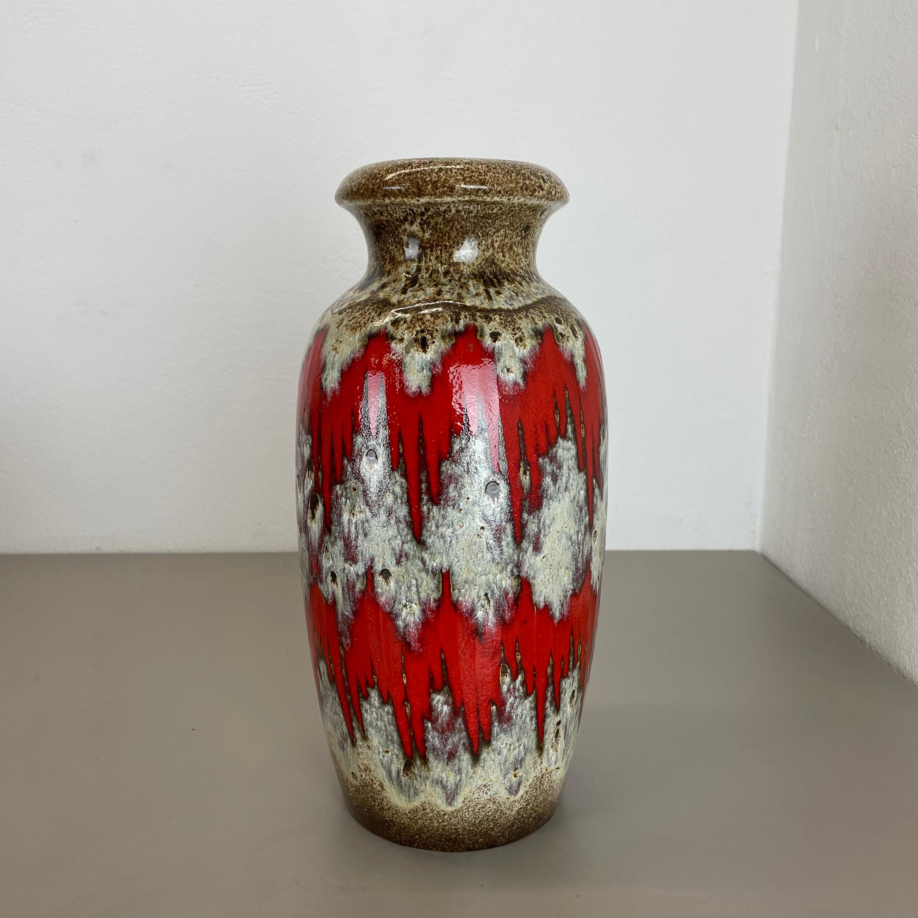 20ième siècle Grand vase de 38 cm en poterie Zig Zag Lora Fat Lava par Scheurich, Allemagne, années 1970 en vente