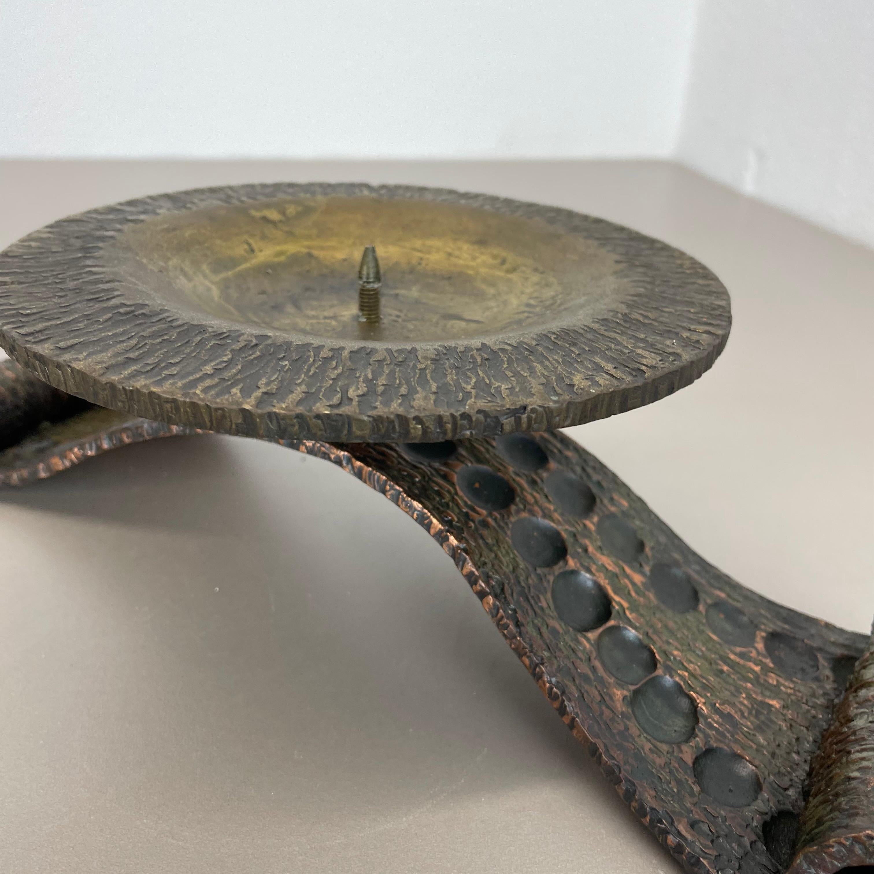 large 39cm Sculptural Brutalist Brass and copper Candleholder, France, 1960s For Sale 10