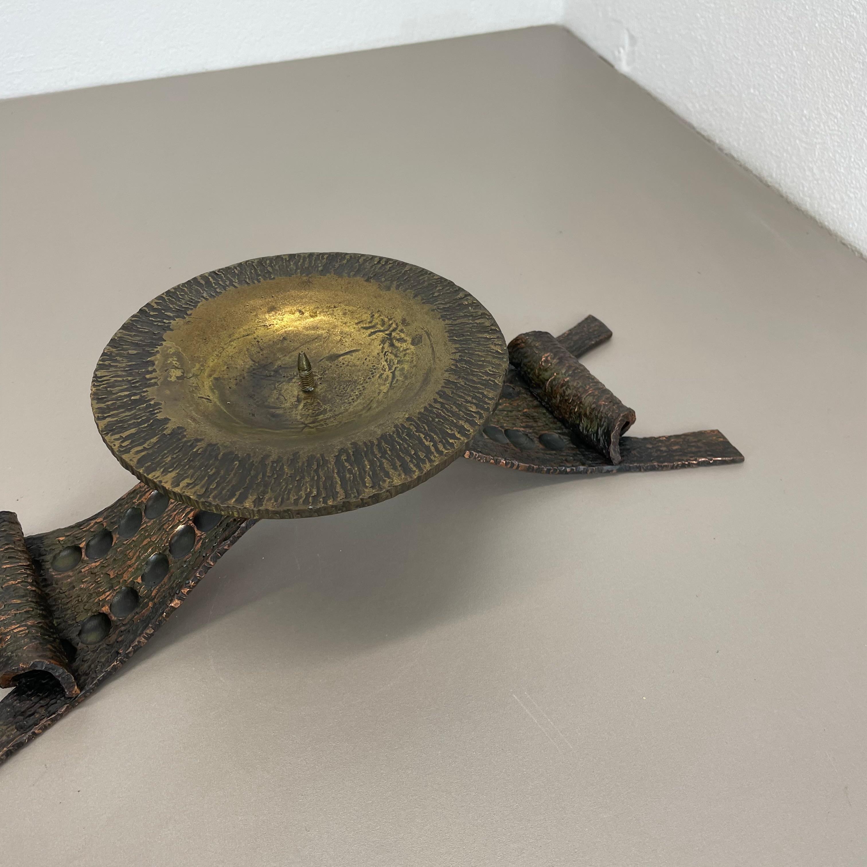 20th Century large 39cm Sculptural Brutalist Brass and copper Candleholder, France, 1960s For Sale