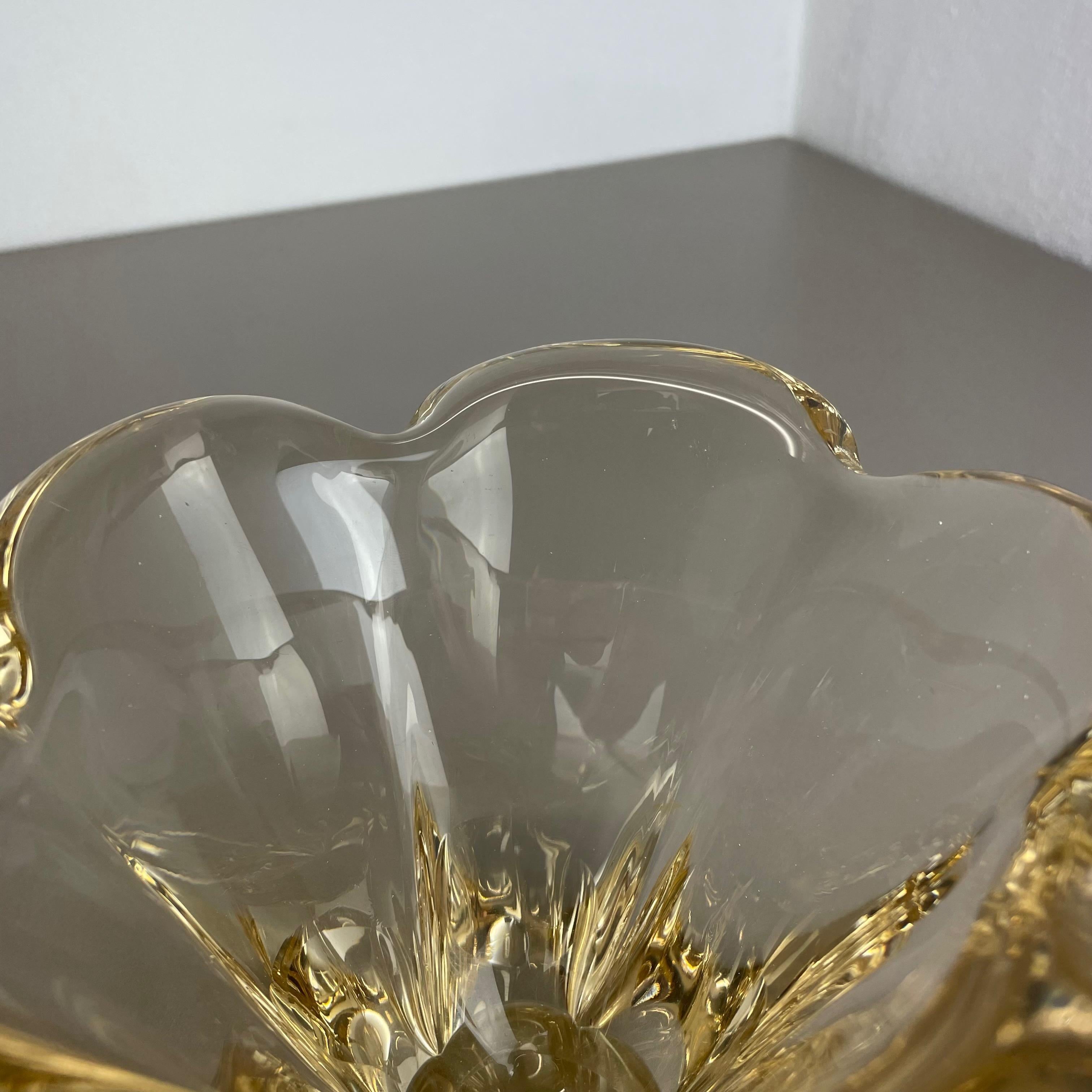 Large 3kg Crystal Glass Centerpiece Shell Bowl by DAUM Nancy, France, 1970s For Sale 4