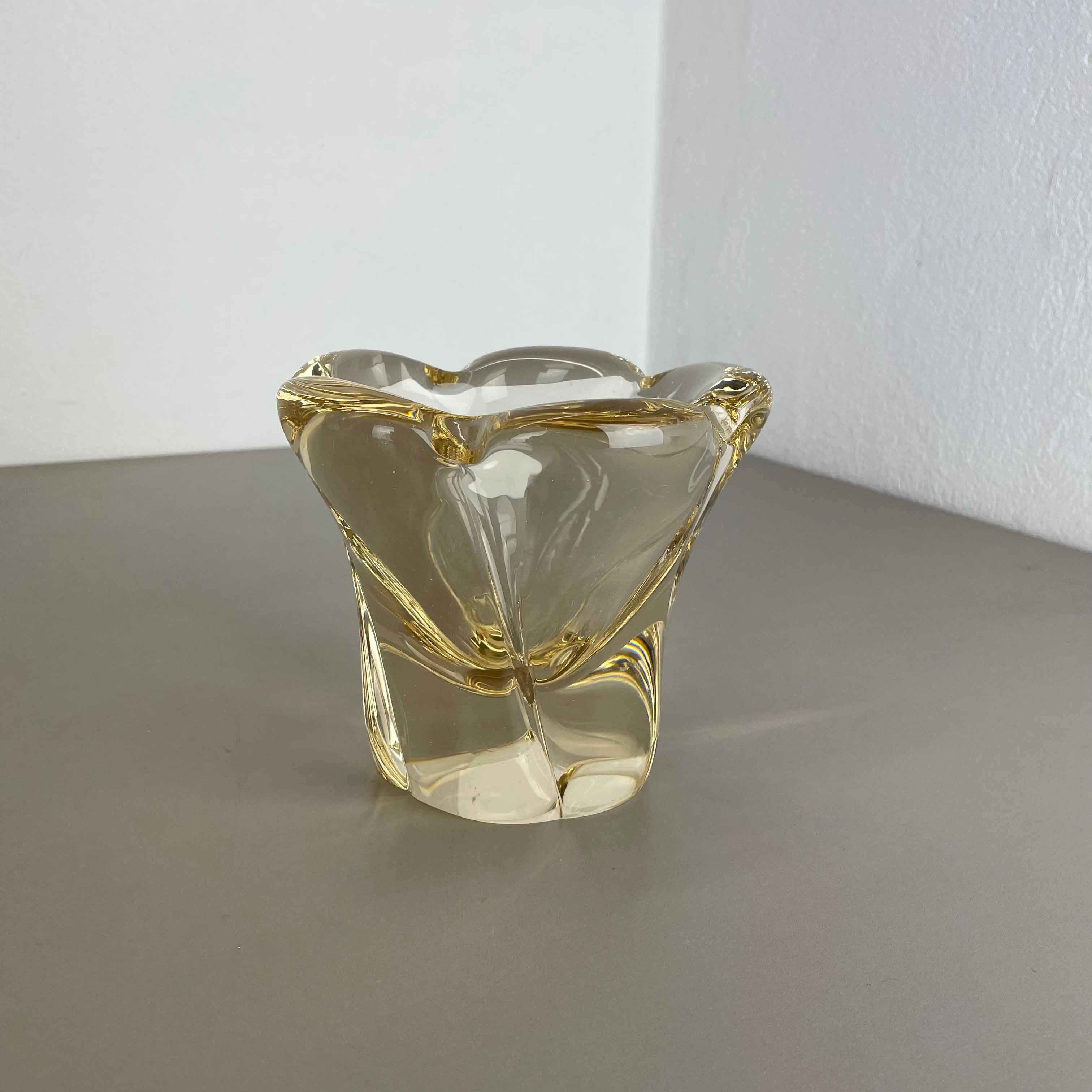 Art Deco Large 3kg Crystal Glass Centerpiece Shell Bowl by DAUM Nancy, France, 1970s For Sale