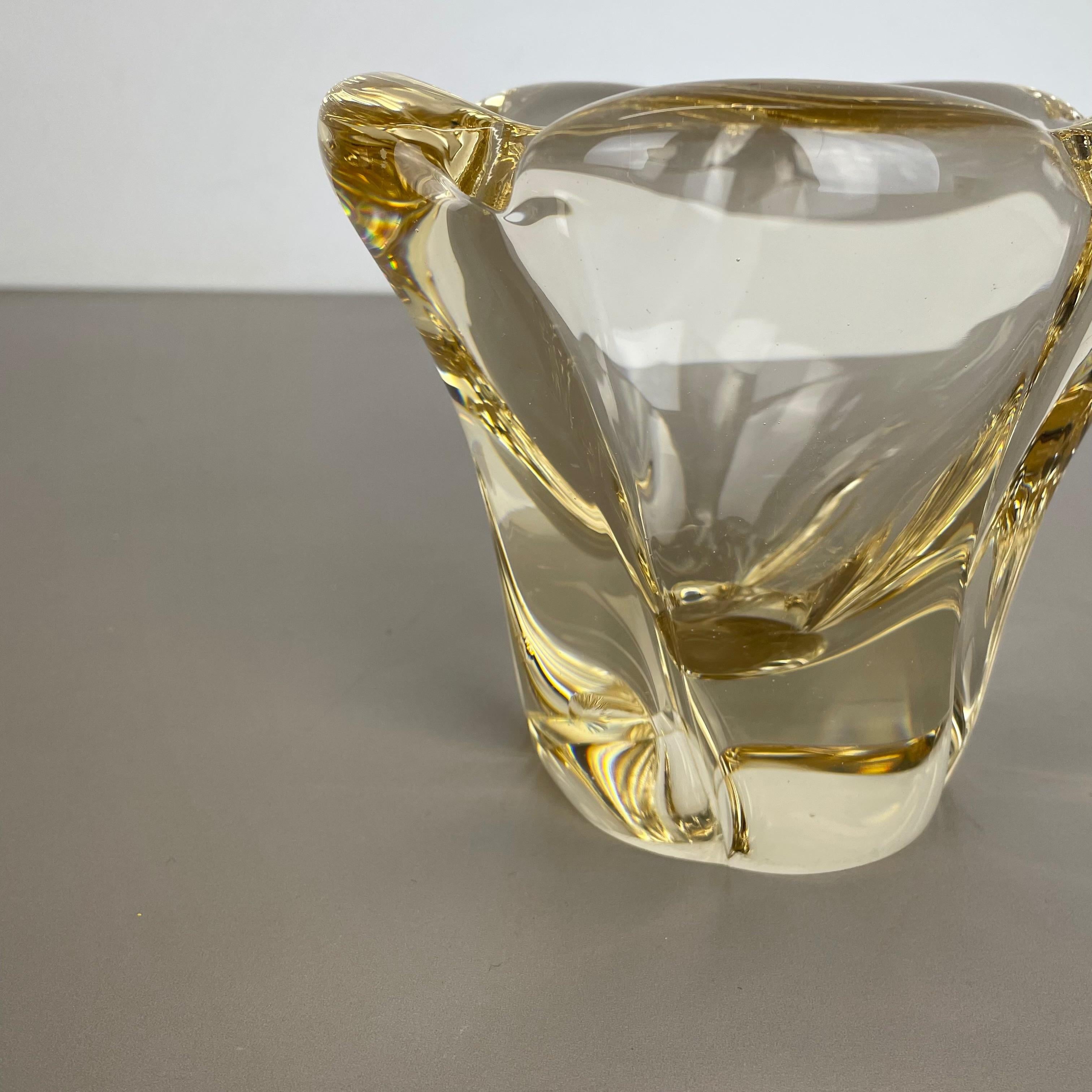 20th Century Large 3kg Crystal Glass Centerpiece Shell Bowl by DAUM Nancy, France, 1970s For Sale