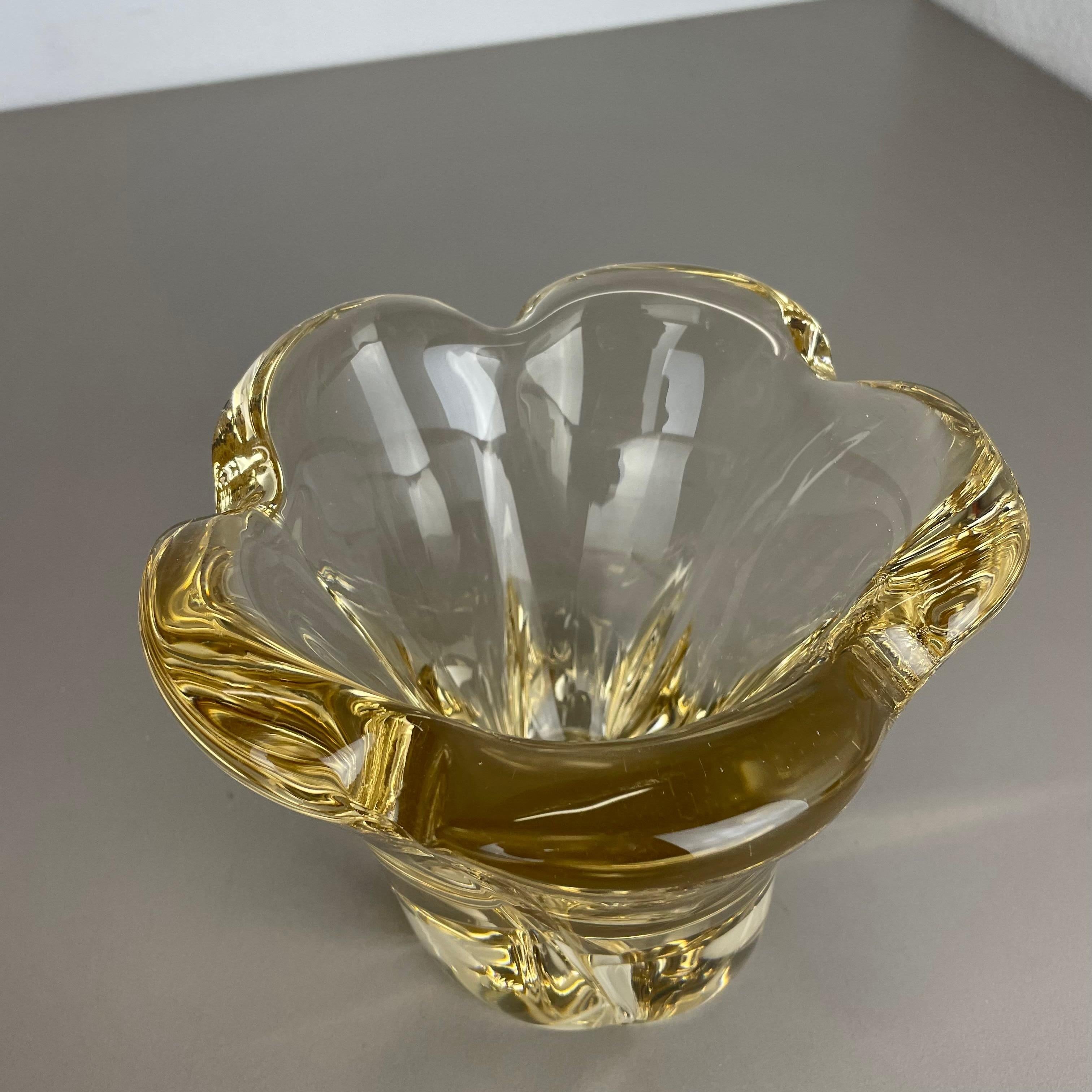 Large 3kg Crystal Glass Centerpiece Shell Bowl by DAUM Nancy, France, 1970s For Sale 2