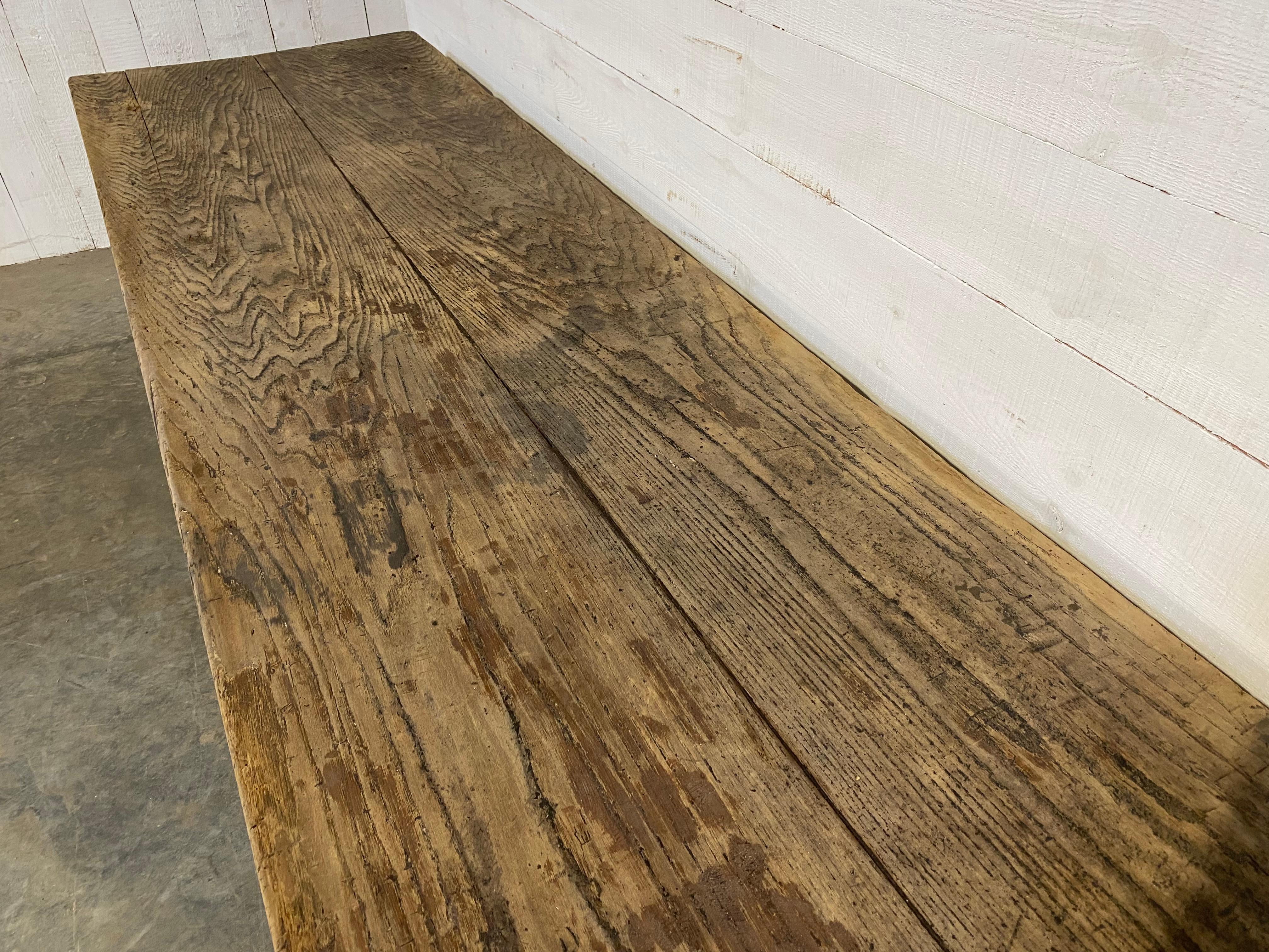 Grande table de salle à manger de style réfectoire français 3M du 18e siècle en vente 4