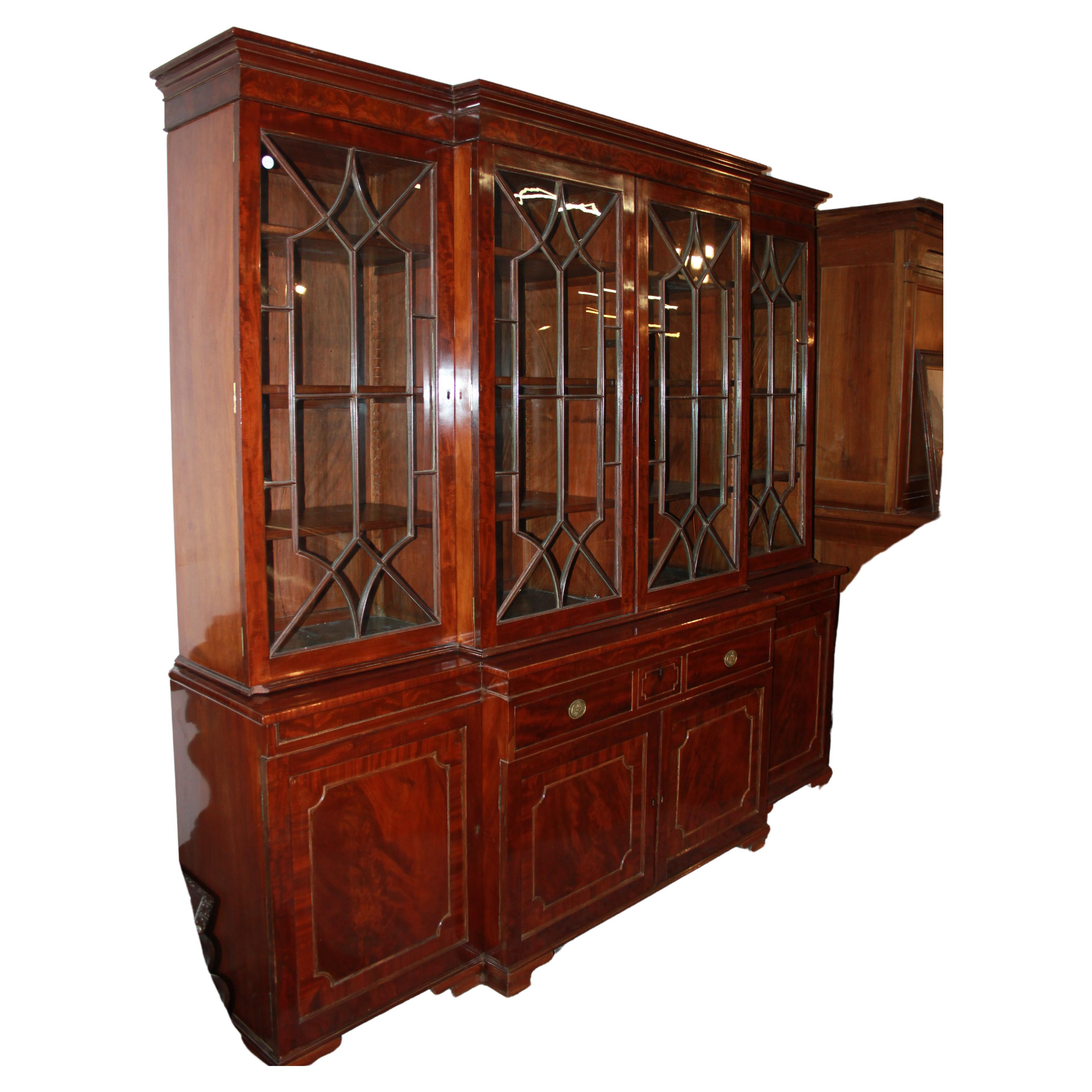 Large 4-door Mahogany English Bookcase from the 1800s Regency era For Sale