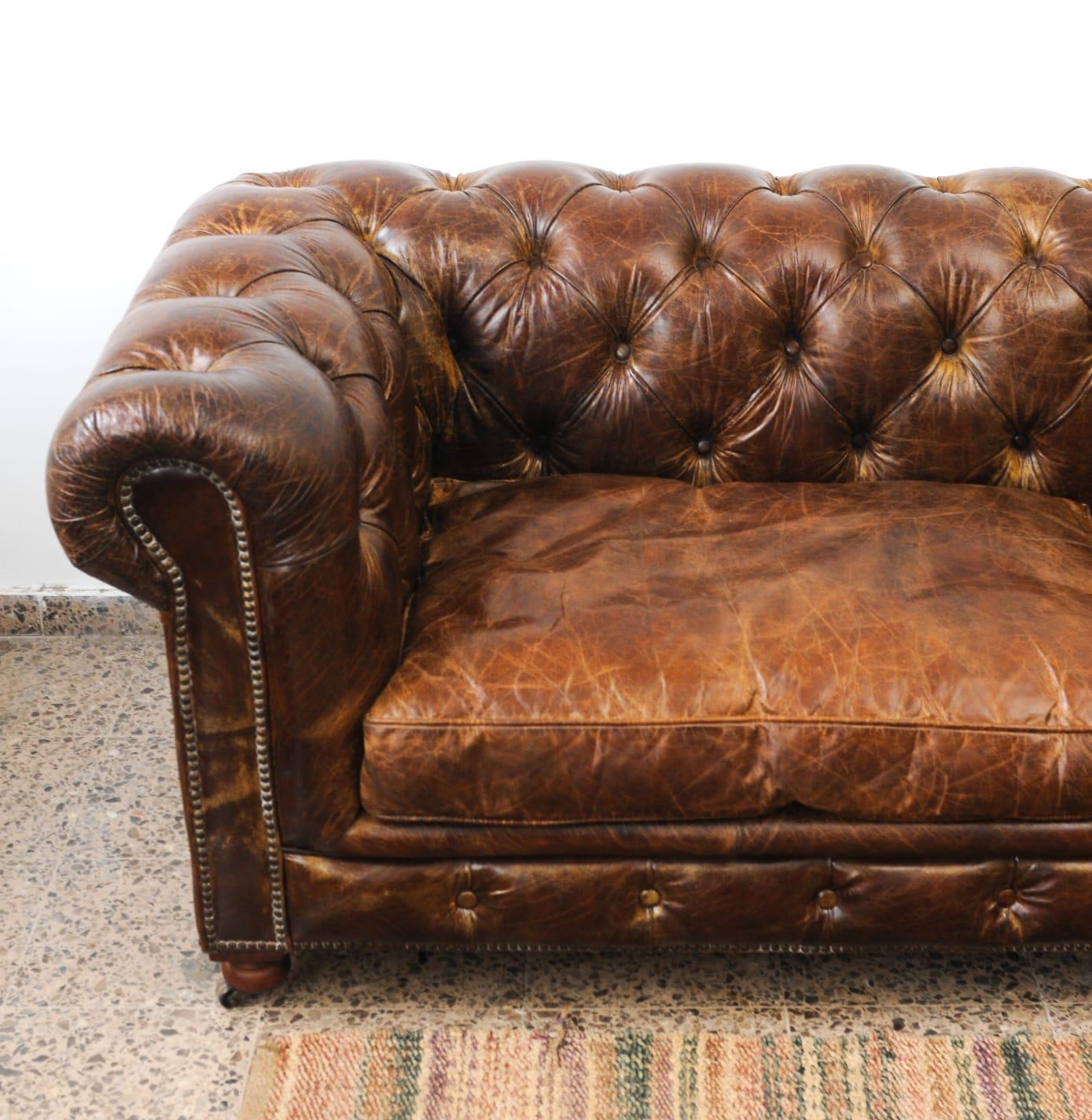 20th Century Large 4-seater Aged Leather Chester Sofa For Sale