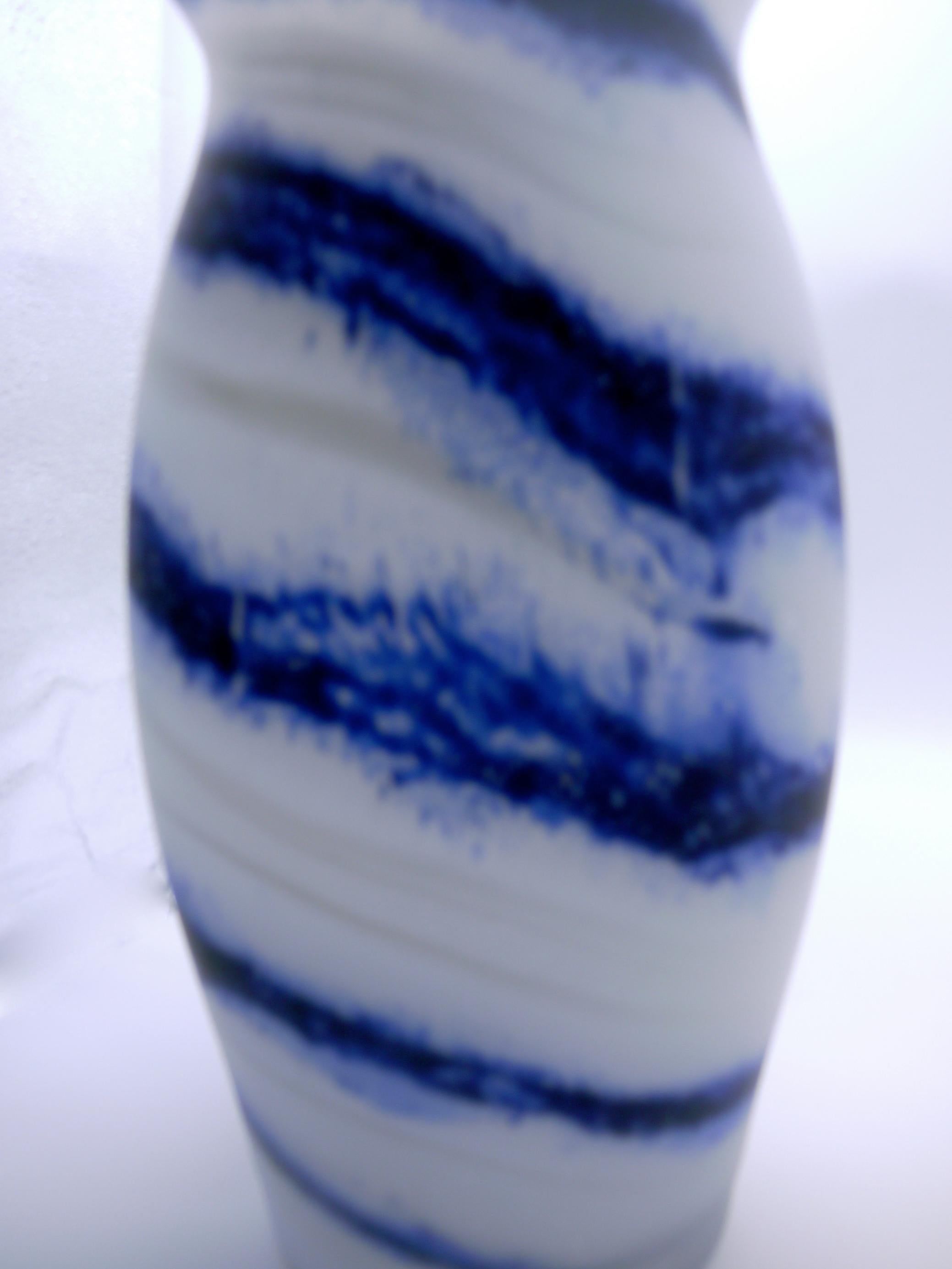 '5.5kgs' Murano Satinato Floor Vase with Blue 'Ribbon' Design In Excellent Condition For Sale In Halstead, GB