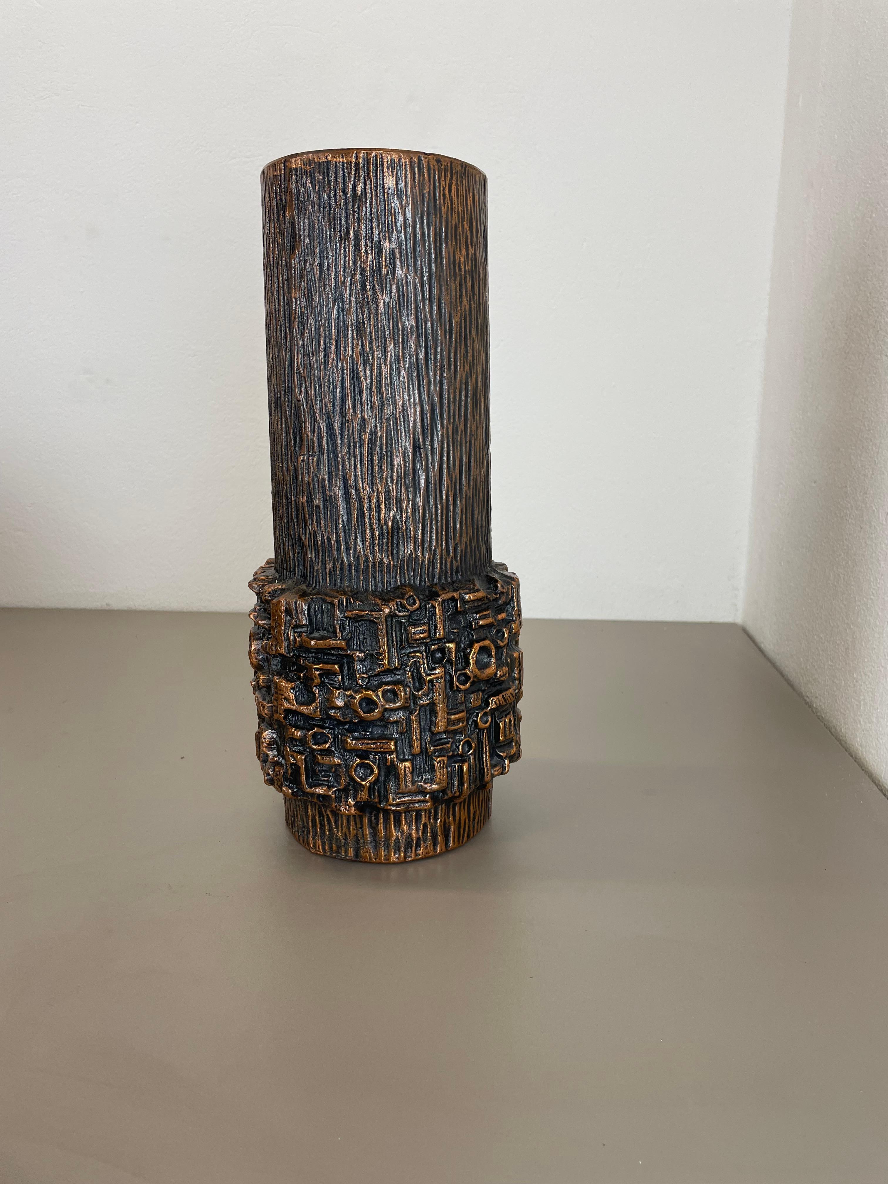 Große 40cm 6,7kg Modernistische Skulpturale Brutalistische Metallvase, Deutschland, 1970er im Angebot 2