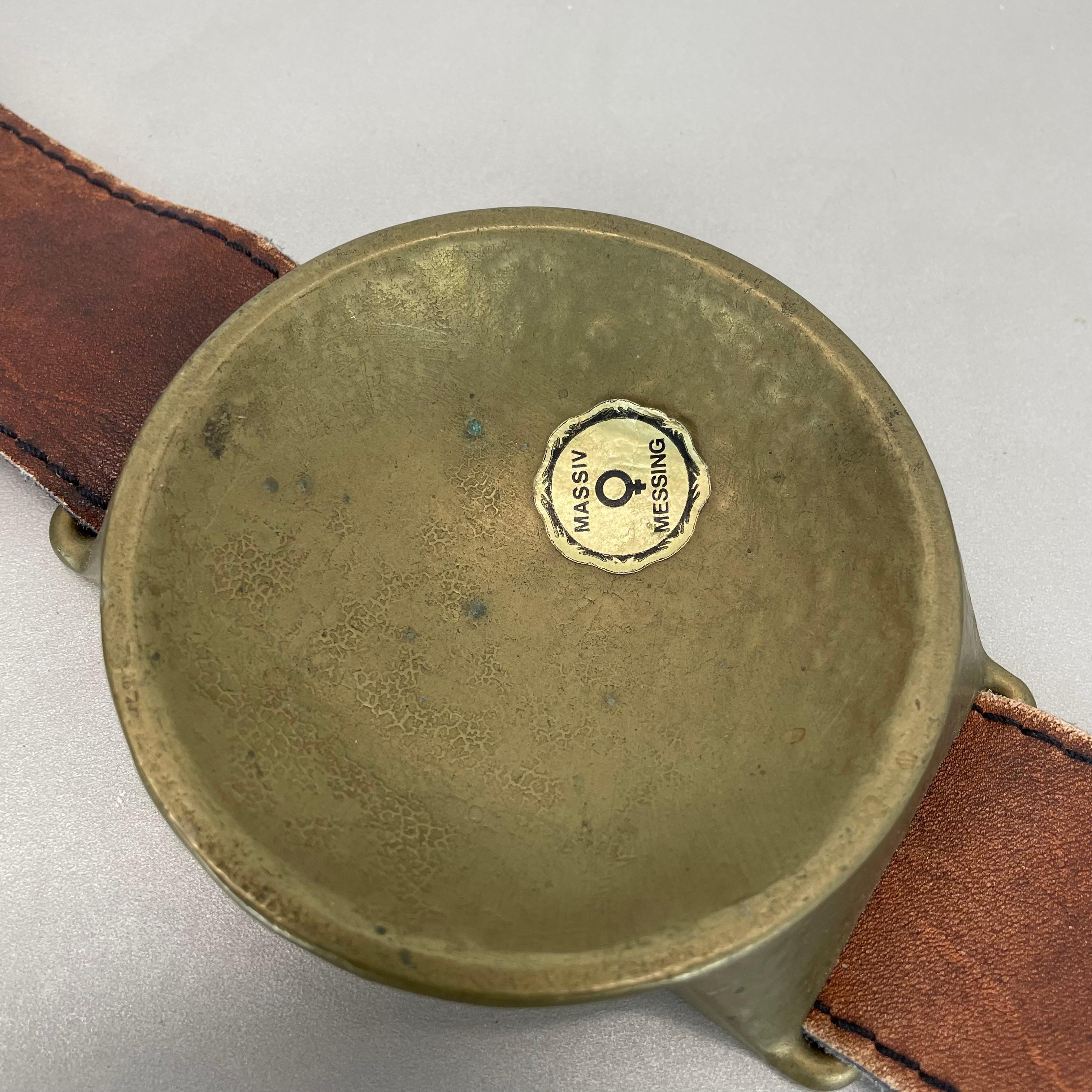 großer 40cm Vintage Auböck Style Messing Aschenbecher Hagenauer Ära, Deutschland, 1970er im Zustand „Gut“ im Angebot in Kirchlengern, DE