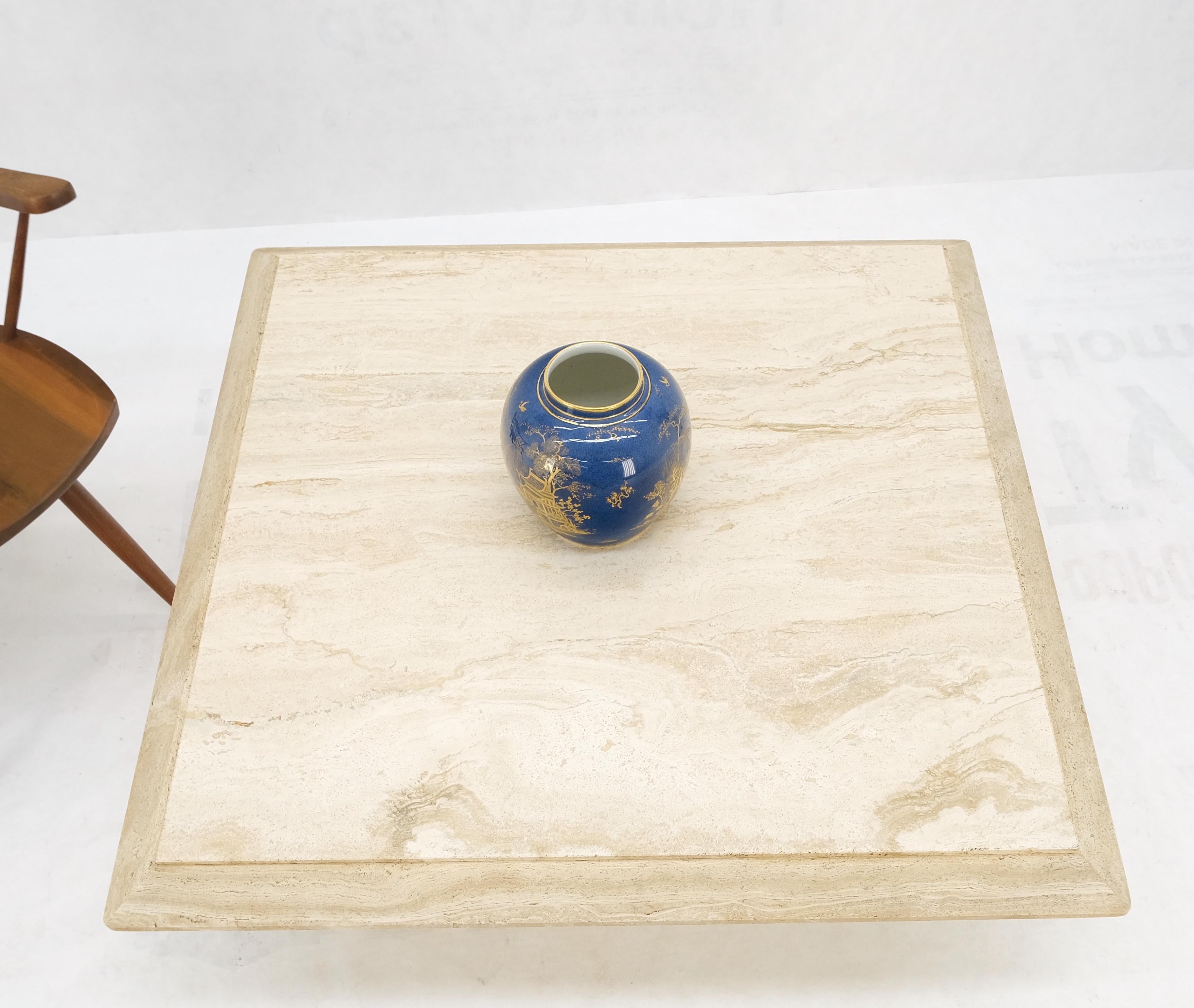 Grande table basse carrée italienne mi-siècle moderne à piédestal unique biseauté de 104,14 cm en vente 7