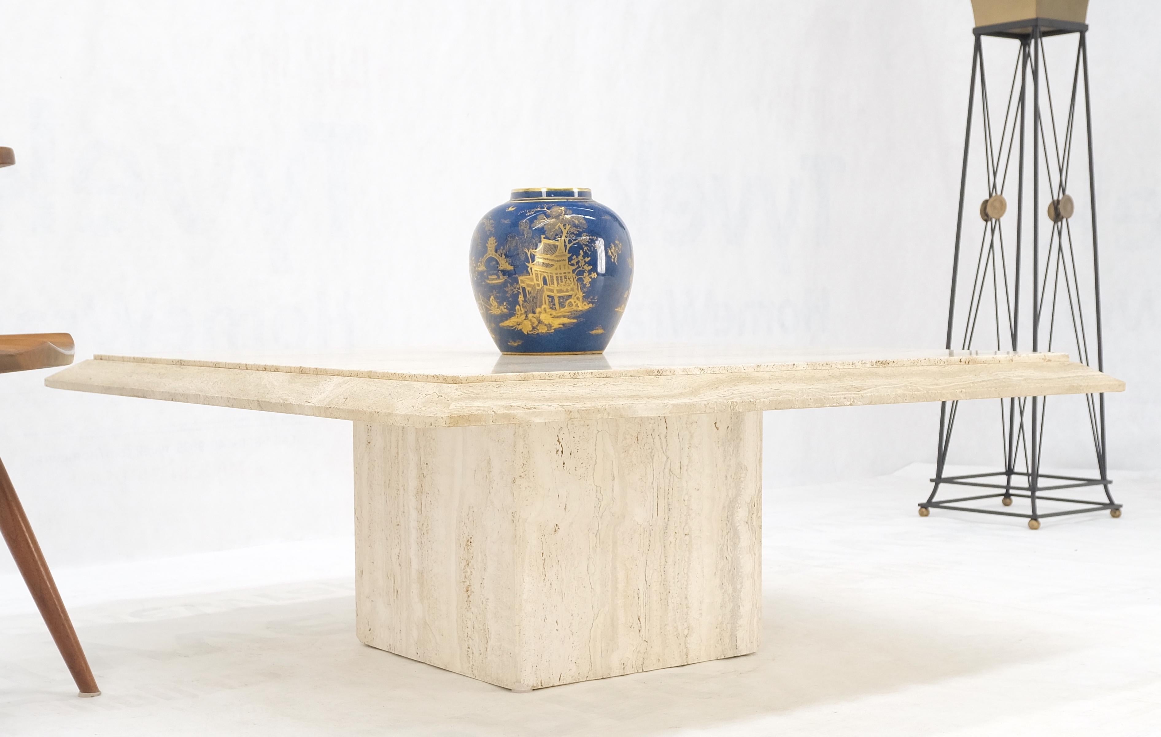 Grande table basse carrée de 41 po à un seul piédestal, de style italien moderne du milieu du siècle, à bord biseauté