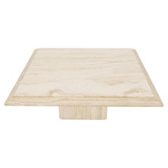 Grande table basse carrée italienne mi-siècle moderne à piédestal unique biseauté de 104,14 cm