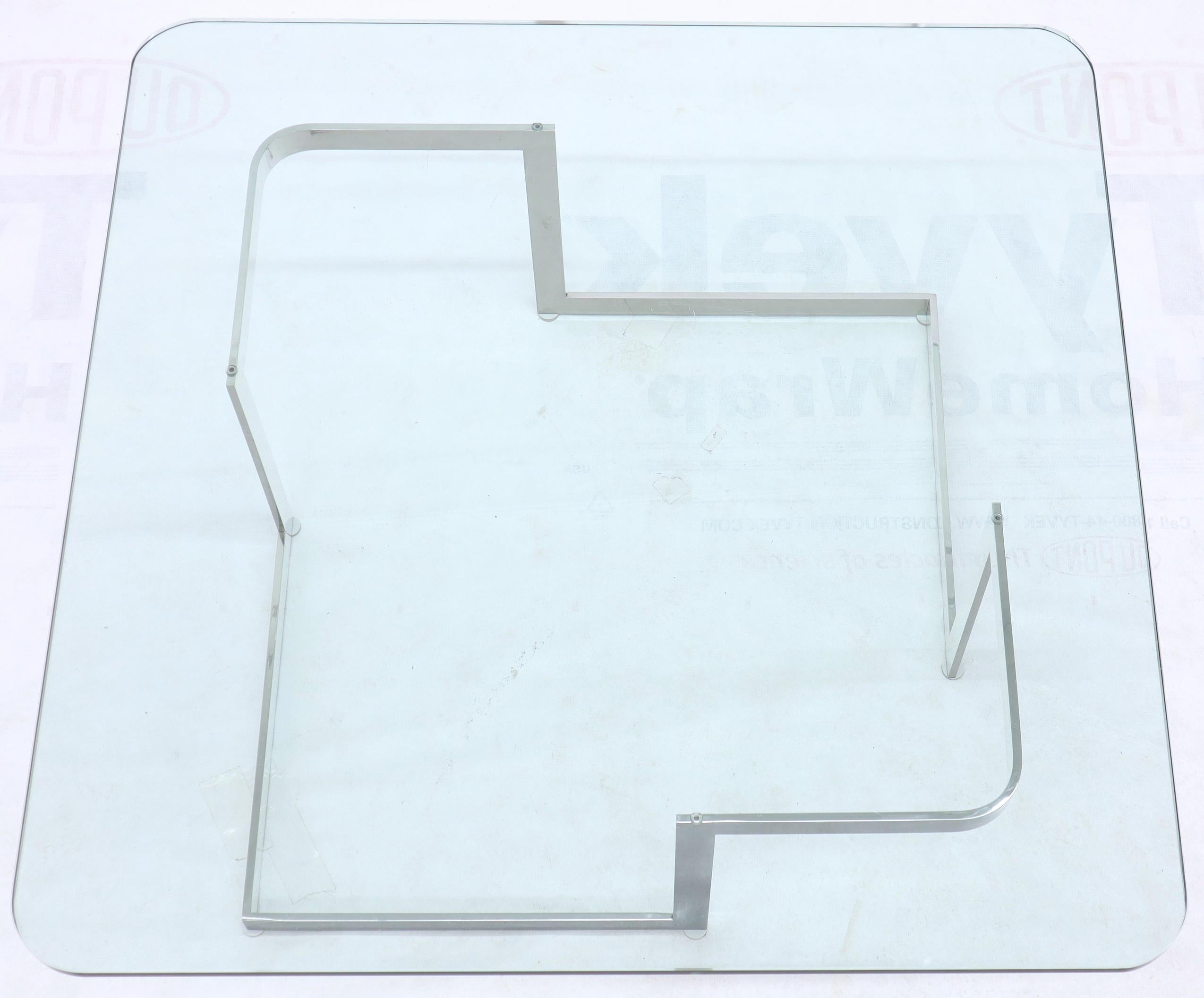 Grande table basse carrée à plateau en verre épais carré en vente 1