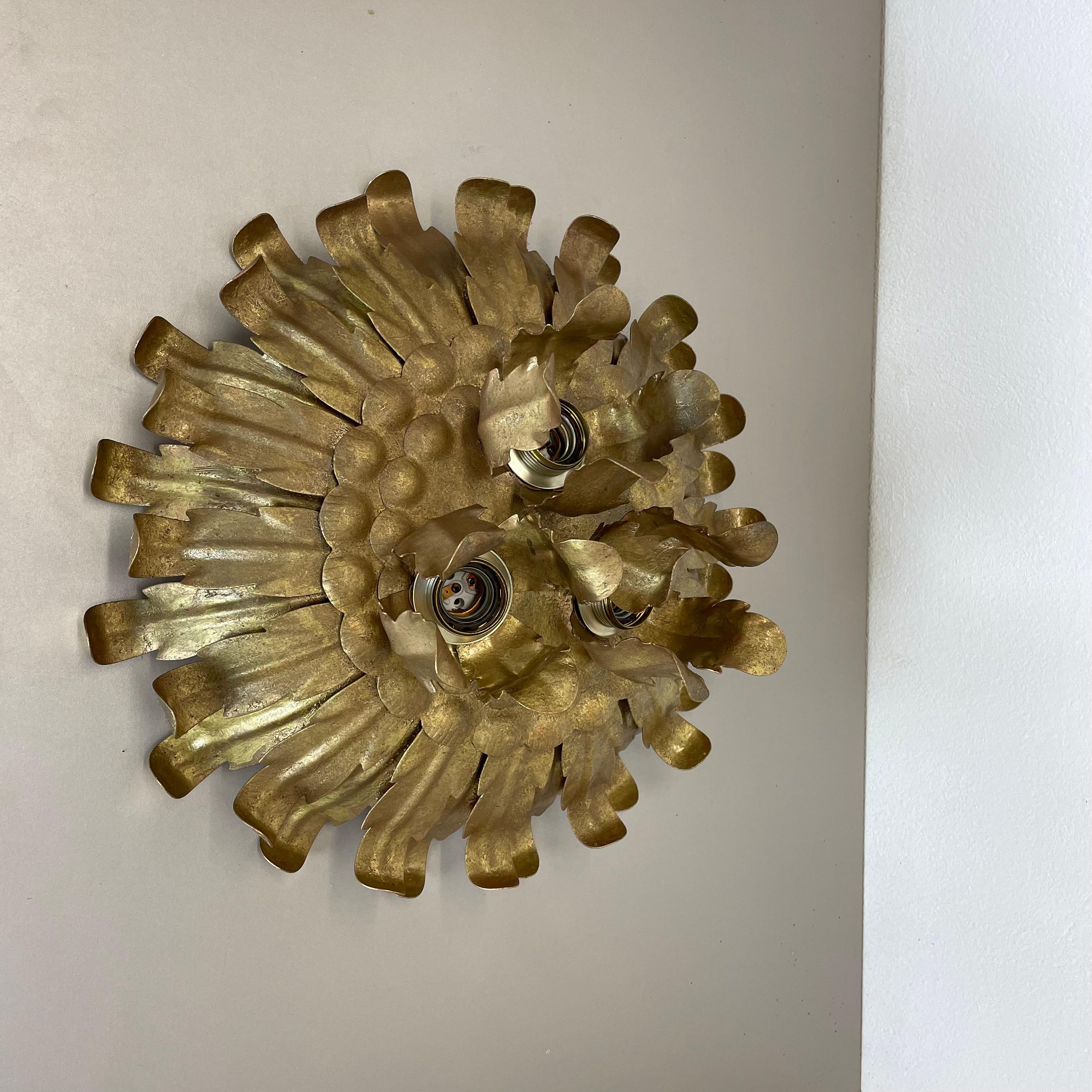 Mid-Century Modern large 43cm Golden Metal Florentiner Leaf Theatre Wall Ceiling Light, Italy, 1960 For Sale