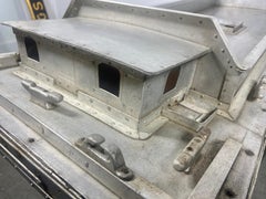 Barcaza Art Decó grande de 48" de aluminio hecha a mano firmada Thomas Horan Nueva York