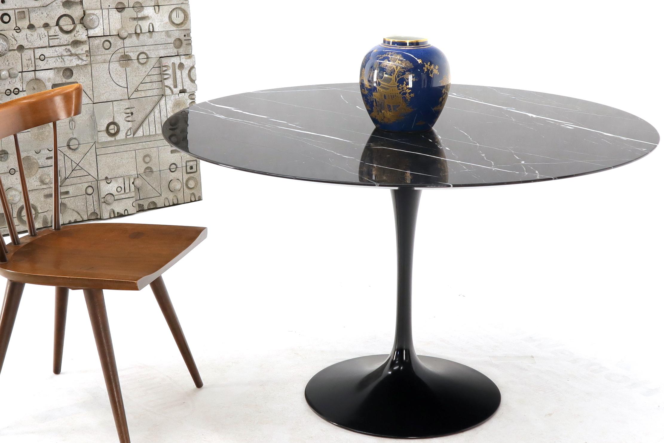 20th Century Large Round Black Marble Top Tulip Base Saarinen for Knoll Dining Table