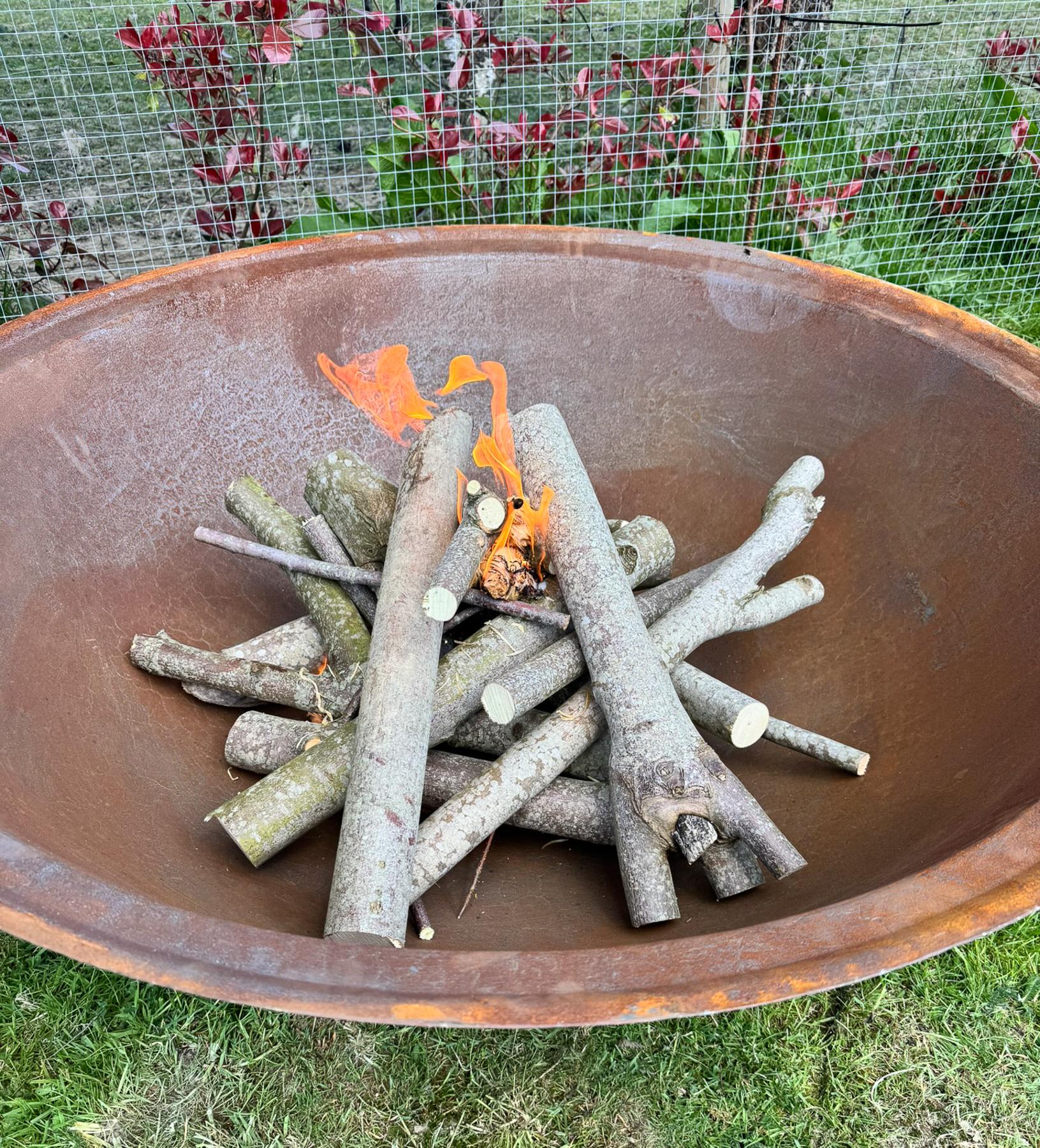 Large 4ft Natural Cast Iron Garden Fire Pit with a Rust Patina For Sale 9