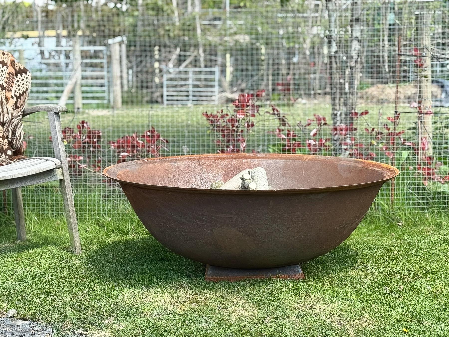 Contemporary Large 4ft Natural Cast Iron Garden Fire Pit with a Rust Patina For Sale
