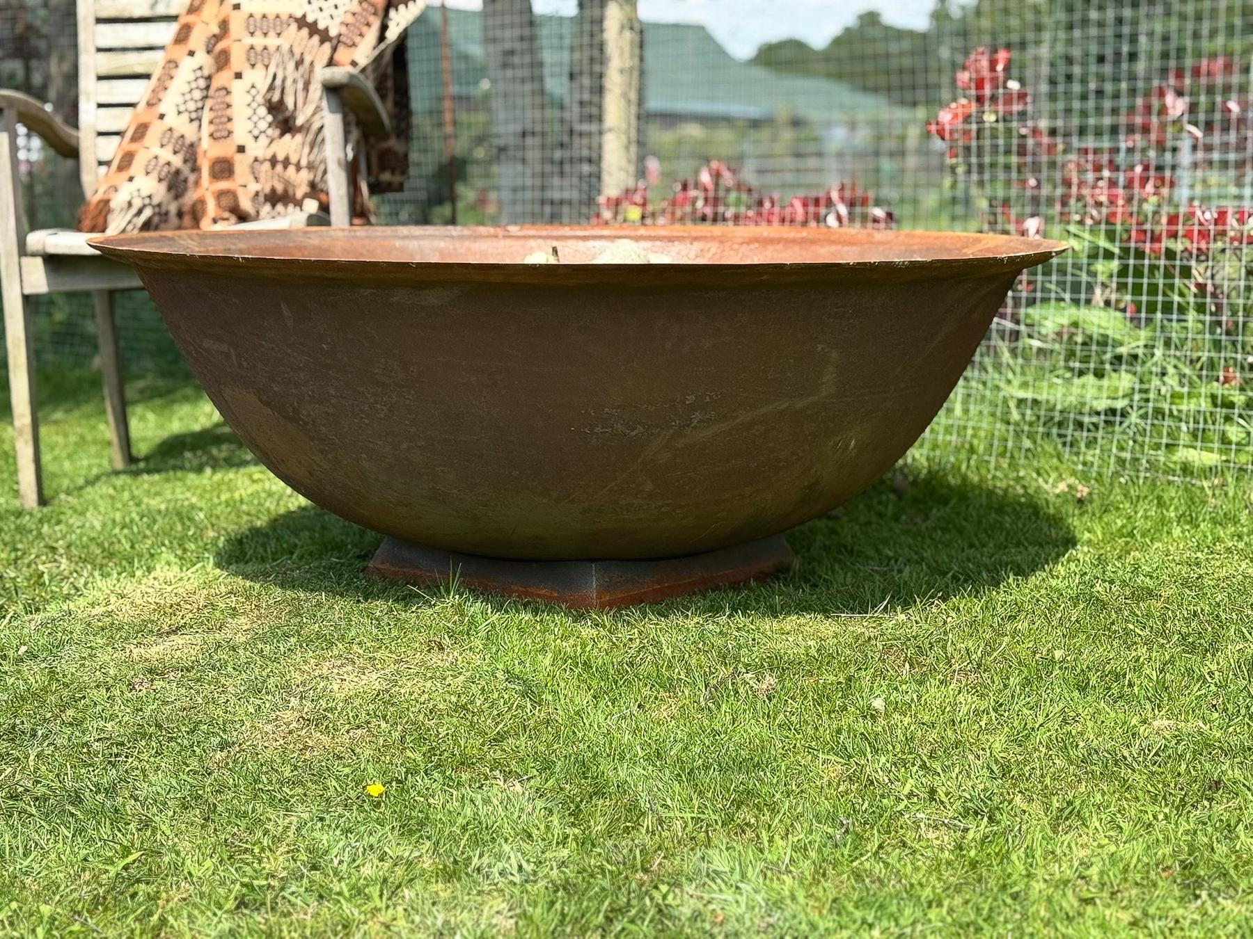 Large 4ft Natural Cast Iron Garden Fire Pit with a Rust Patina For Sale 1