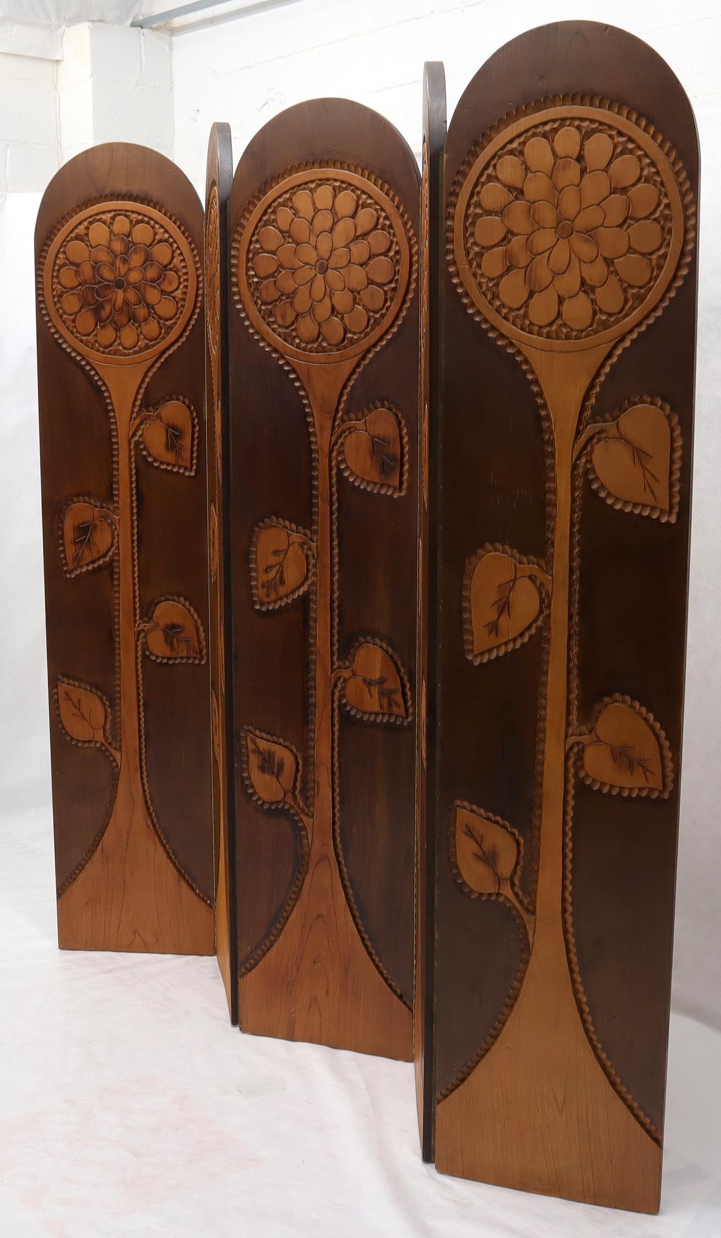 Großer zweiseitiger Raumteiler/ Raumteiler mit 5 Kunsttafeln aus gebranntem Holz mit Sonnenblume (Arts and Crafts) im Angebot