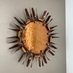 Grande applique da teatro in rame massiccio stile Stilnovo con effetto a raggiera, 50 cm, Italia, anni '50