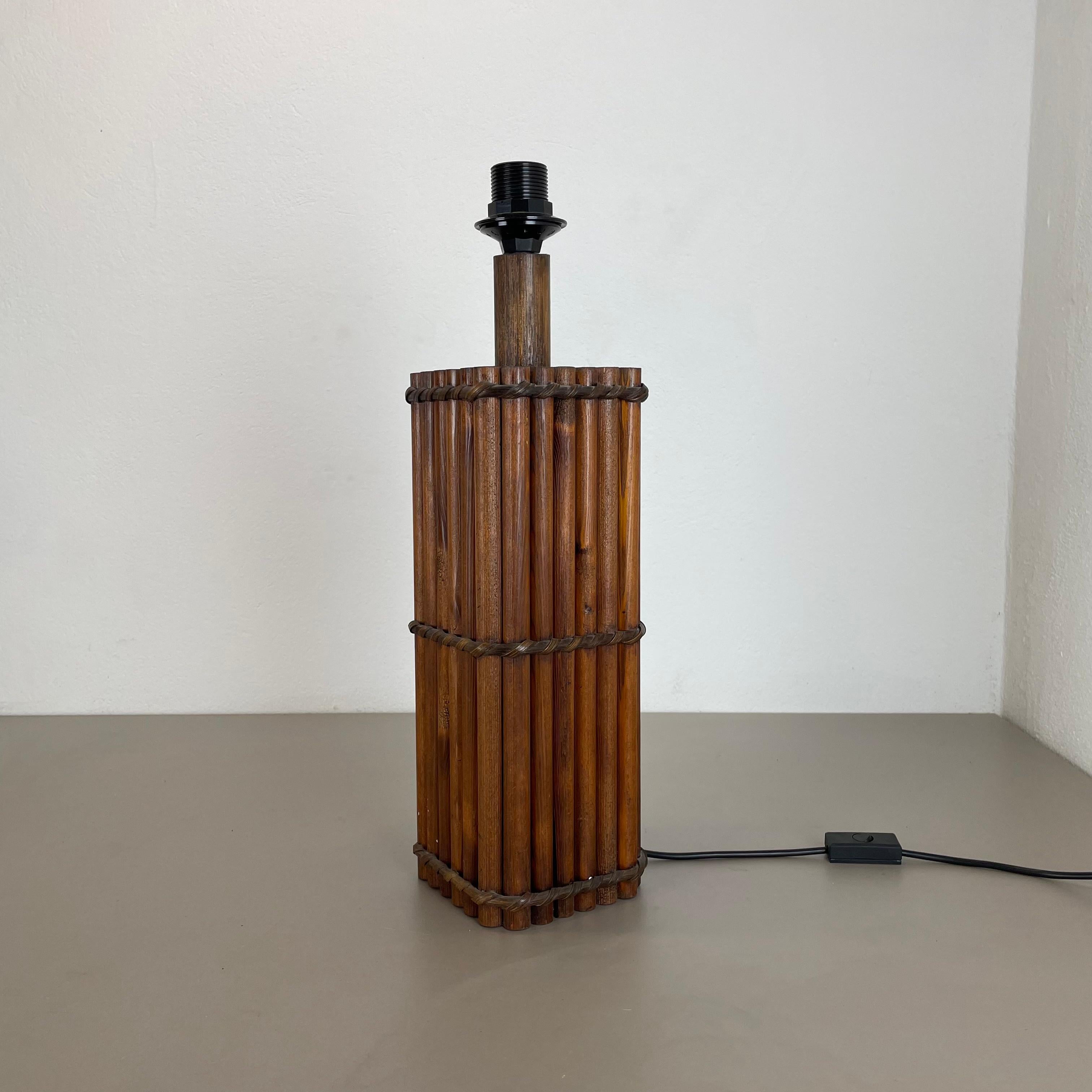 Large 52cm Hollywood Regency Dark Wooden Tiki Style Table Light, Italy 1970s In Good Condition For Sale In Kirchlengern, DE