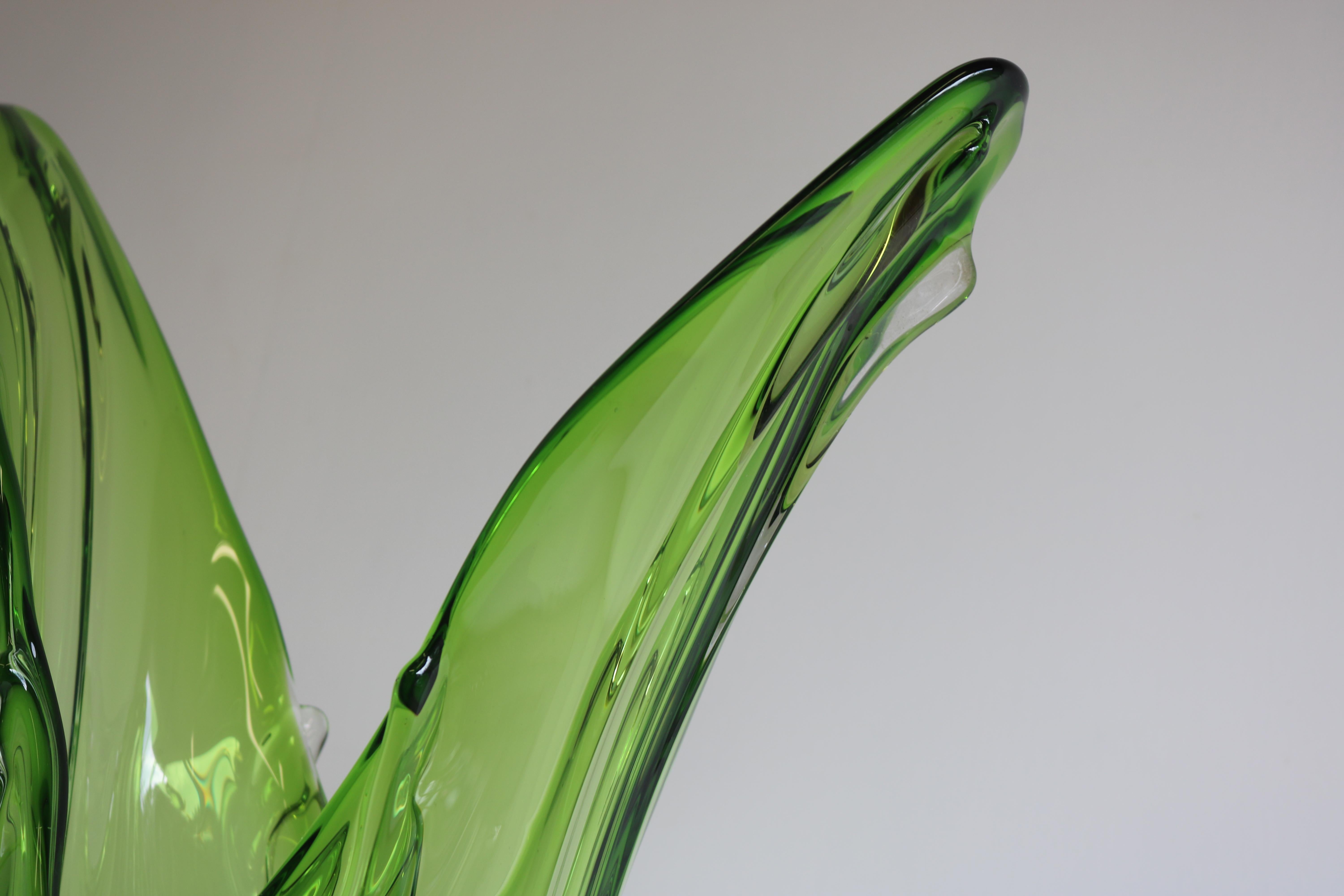 Large 5.4kg Italian Murano Glass vase Attr. Fratelli Toso 1950 Green Sommerso  For Sale 1