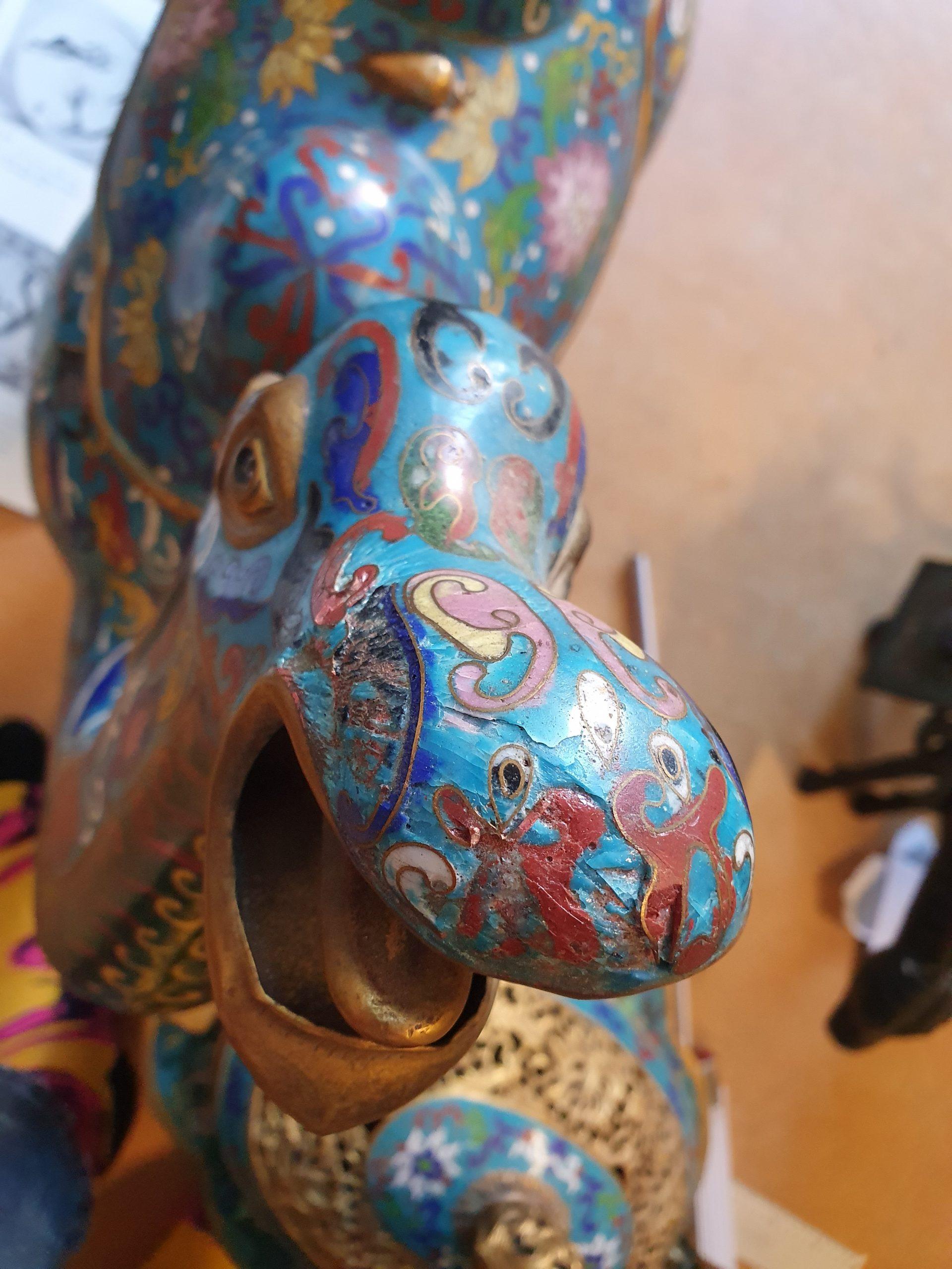 Große chinesische Cloisonné-Bronze- oder Kupferkamelie aus dem 20. Jahrhundert 9