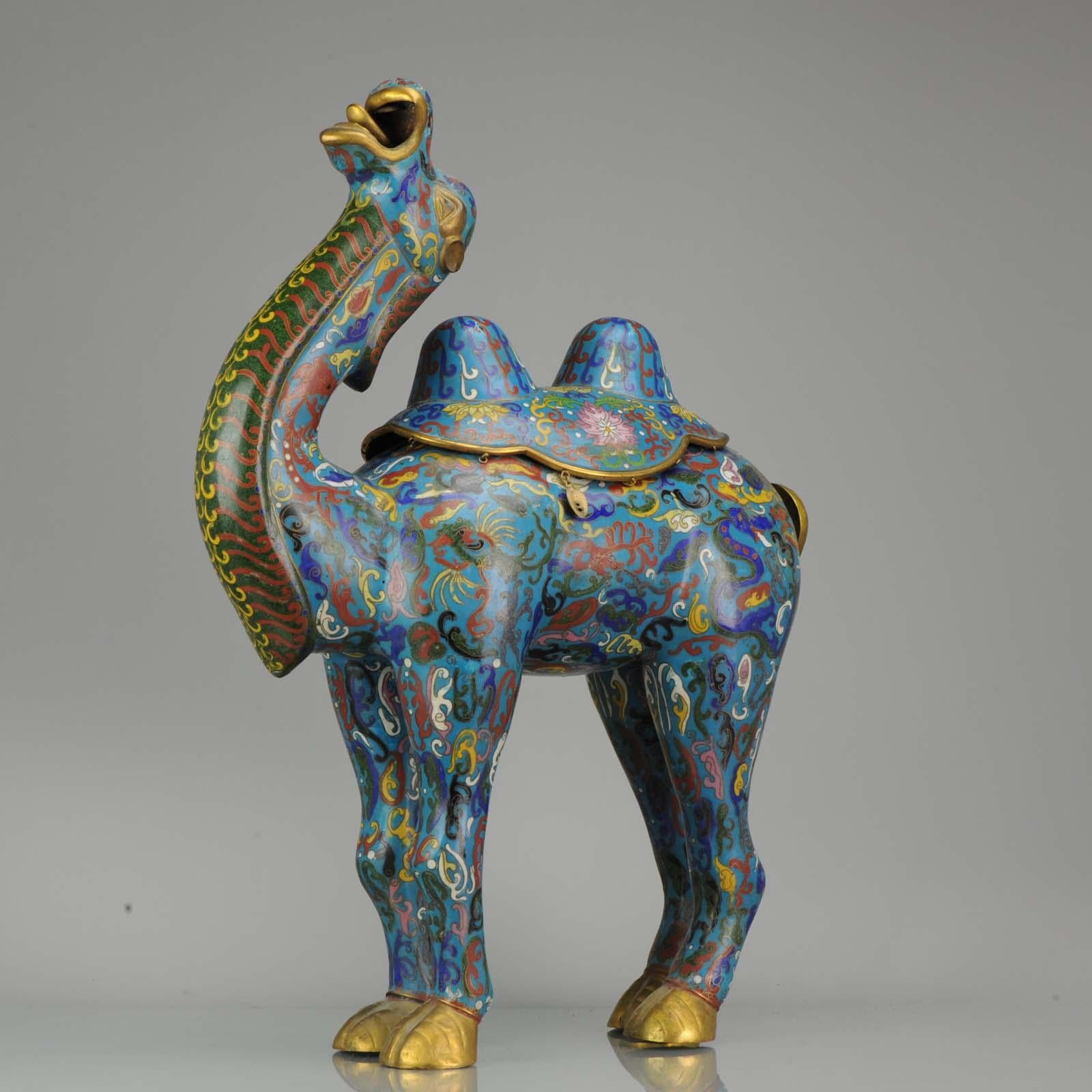 Große chinesische Cloisonné-Bronze- oder Kupferkamelie aus dem 20. Jahrhundert (Chinesisch)