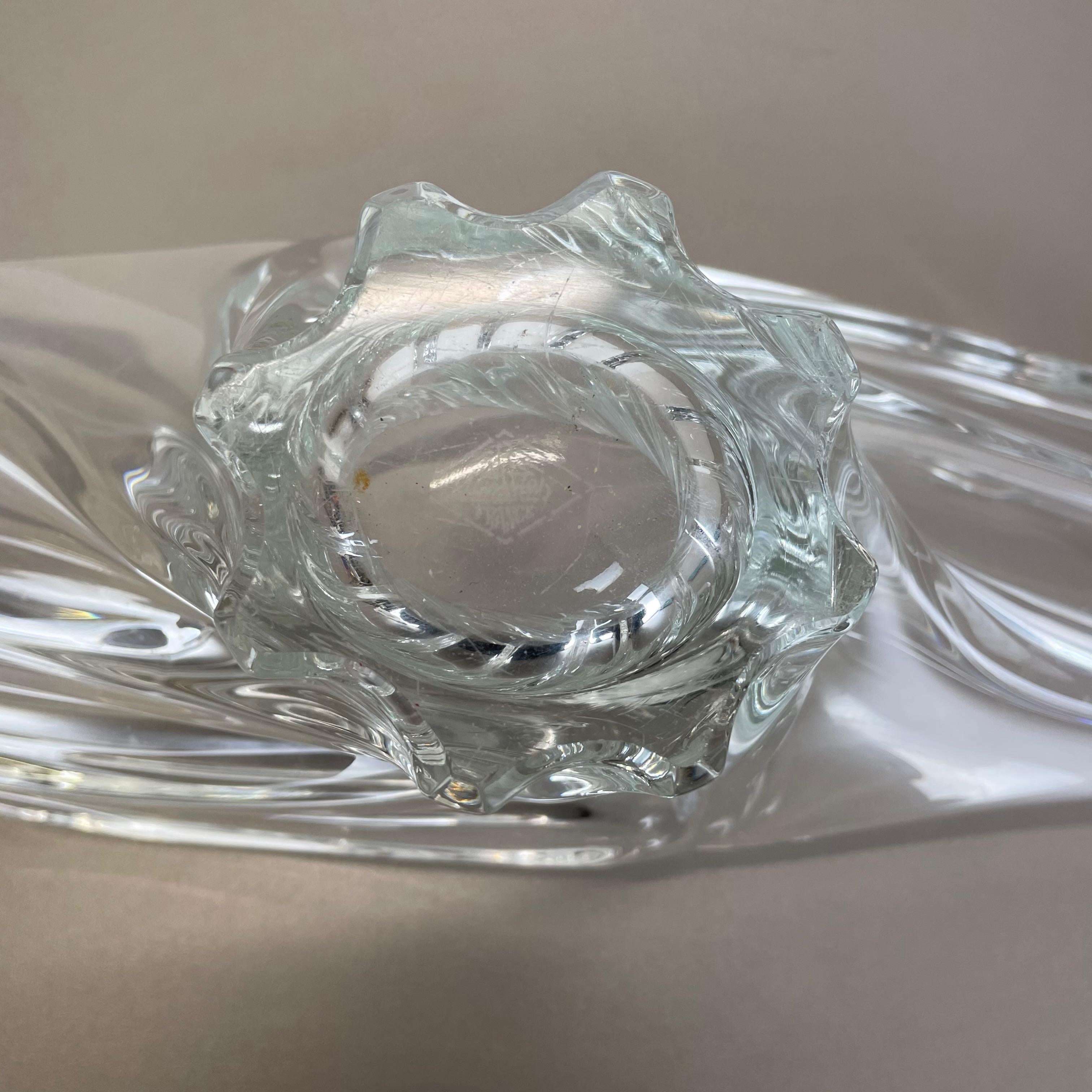 Large Floral Crystal Glass Centerpiece Shell Bowl by Art Vannes, France, 1970 For Sale 10