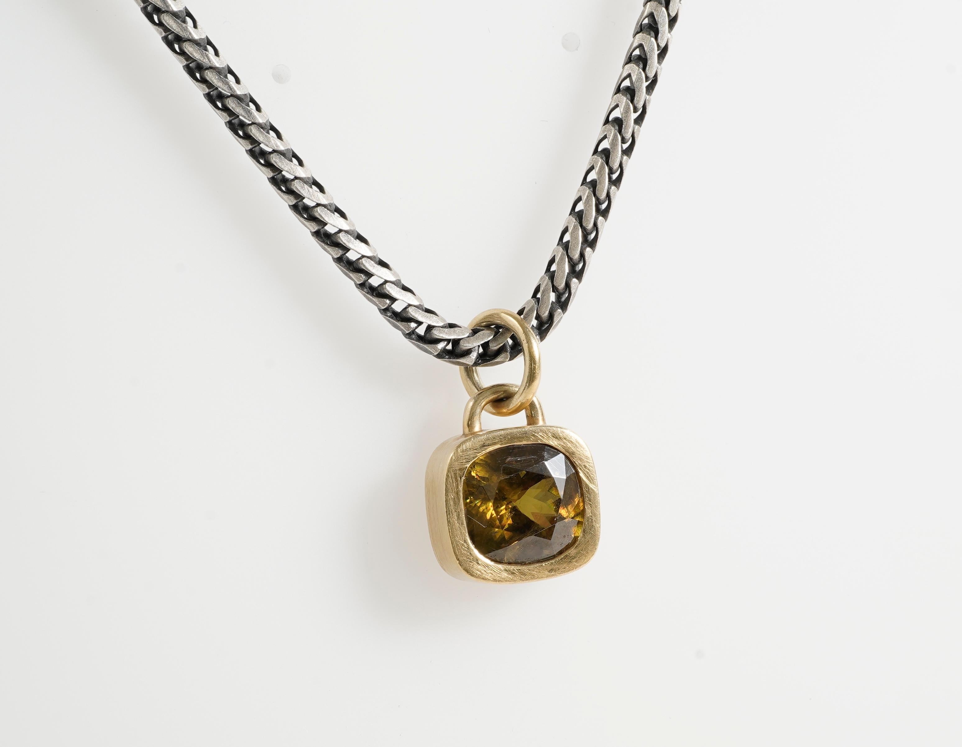 5.93ct Green Gold Yellow Cushion Sphene Pendant Solid 22Kt Gold Padlock Frame For Sale 8