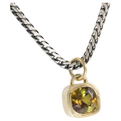 Ciondolo a forma di cuscino in oro giallo 5,93ct Greene & Greene Cushion Ciondolo in oro massiccio 22Kt con lucchetto