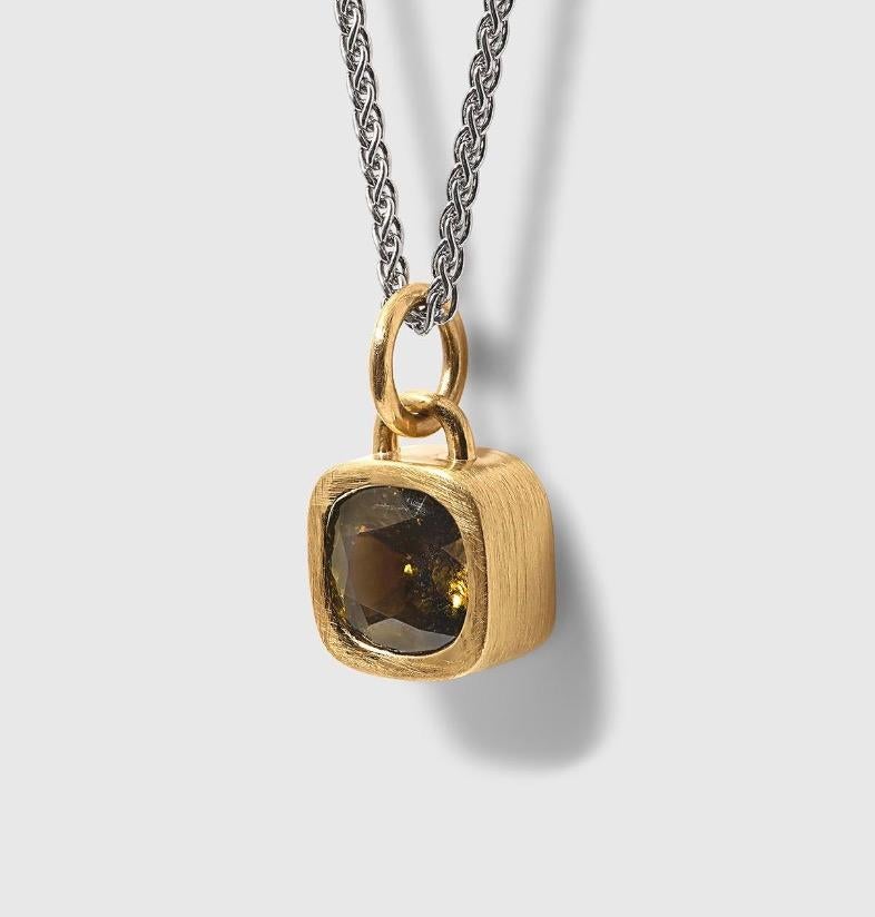 5.93ct Green Gold Yellow Cushion Sphene Pendant Solid 22Kt Gold Padlock Frame For Sale 5