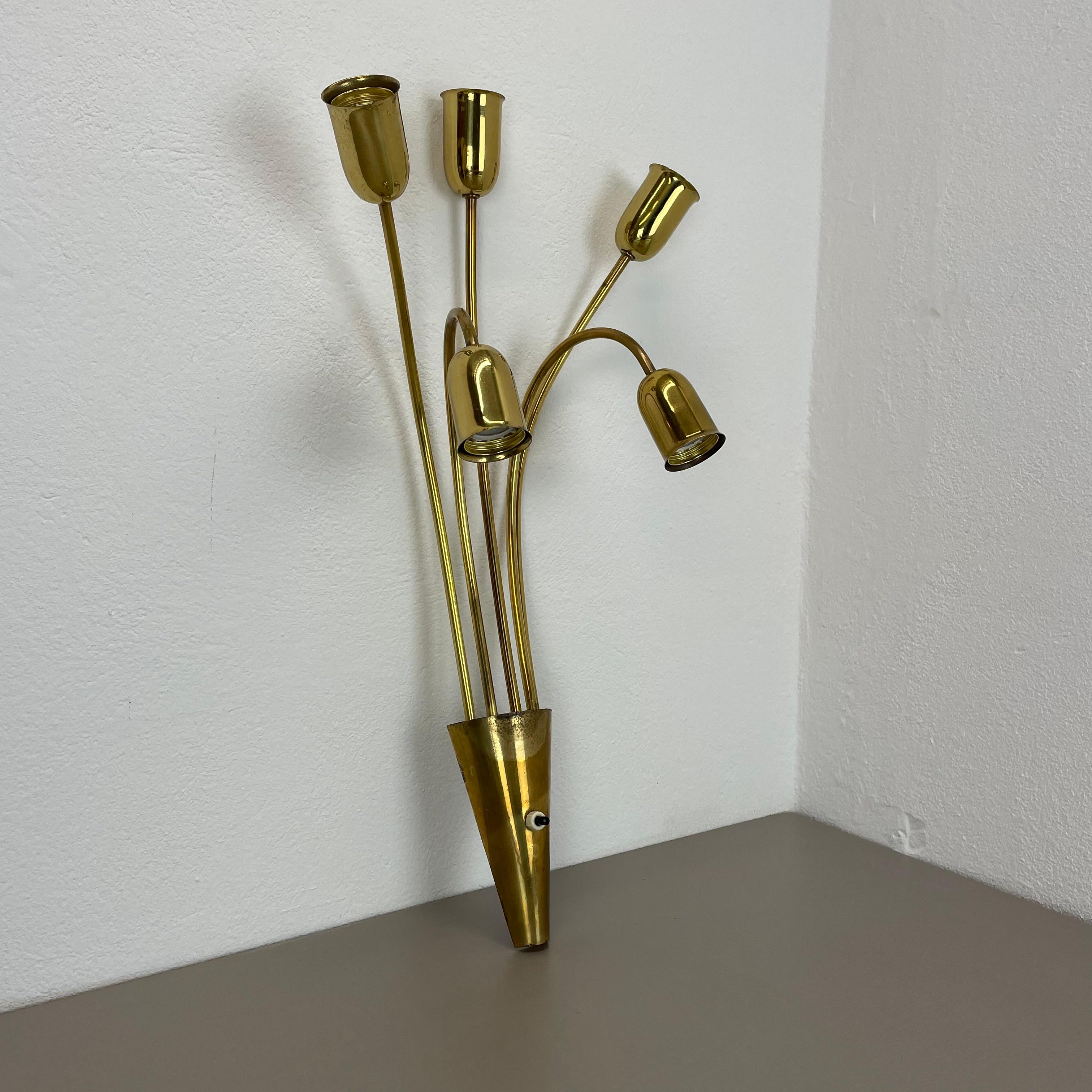 Large 59cm Brass Italian Stilnovo Style Theatre Wall Ceiling Light, Italy 1950s In Good Condition For Sale In Kirchlengern, DE