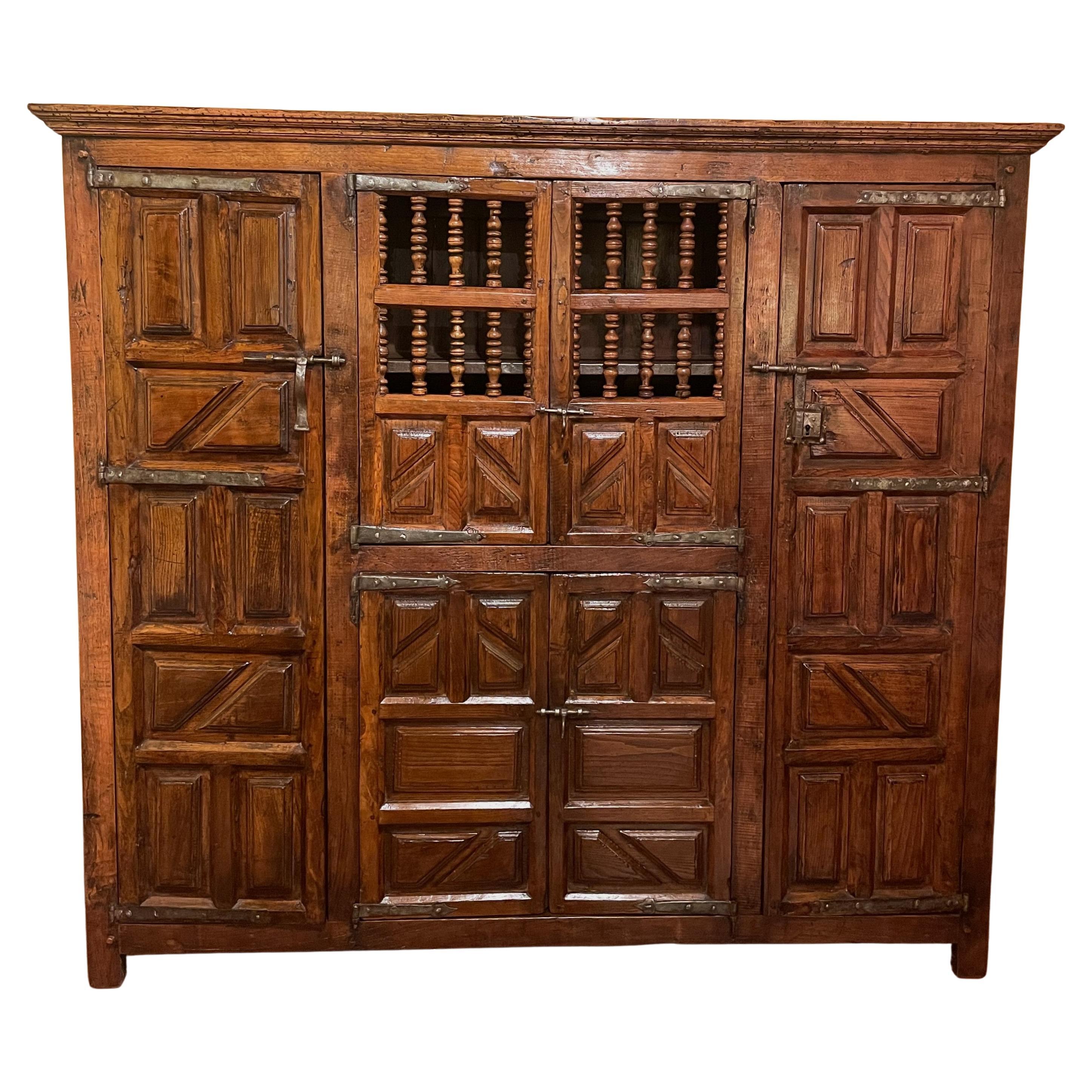 Large 6-door Spanish Renaissance Oak Cabinet - 17th Century