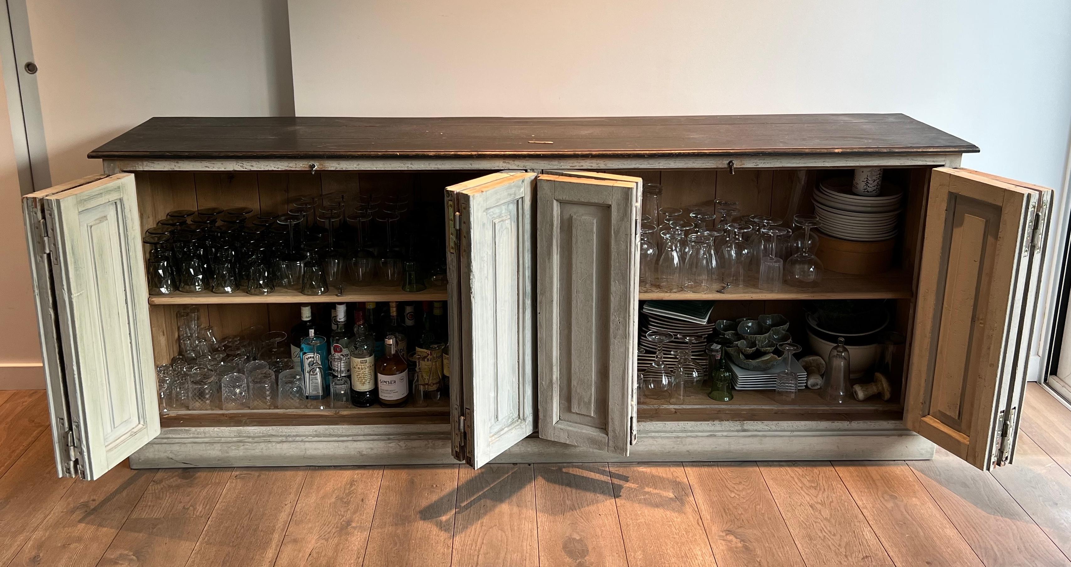 Large 6 doors patinated cupboard. French work In Fair Condition For Sale In Marcq-en-Barœul, Hauts-de-France