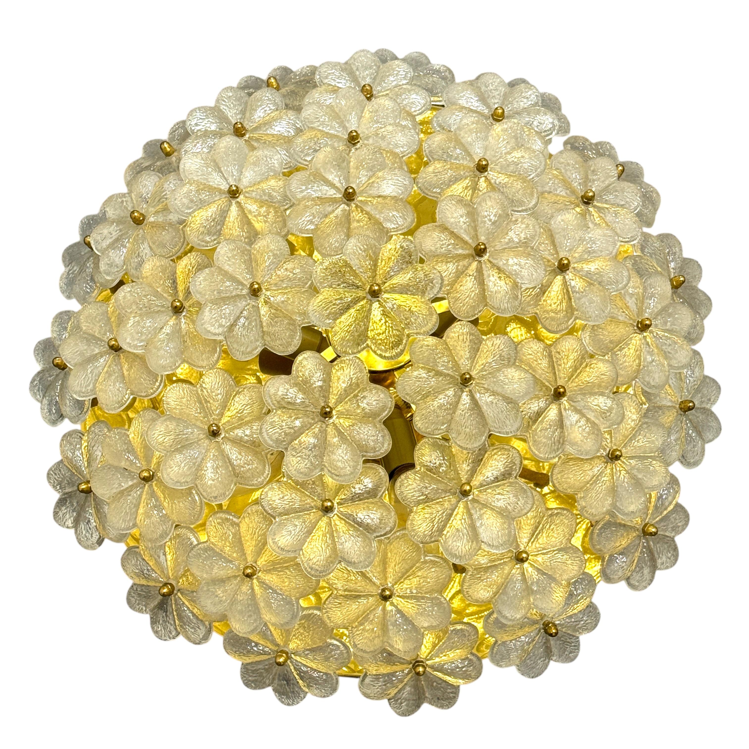 Métal Grande suspension à fleur en verre à 6 lumières, Ernst Palme, Allemagne, années 1970 en vente