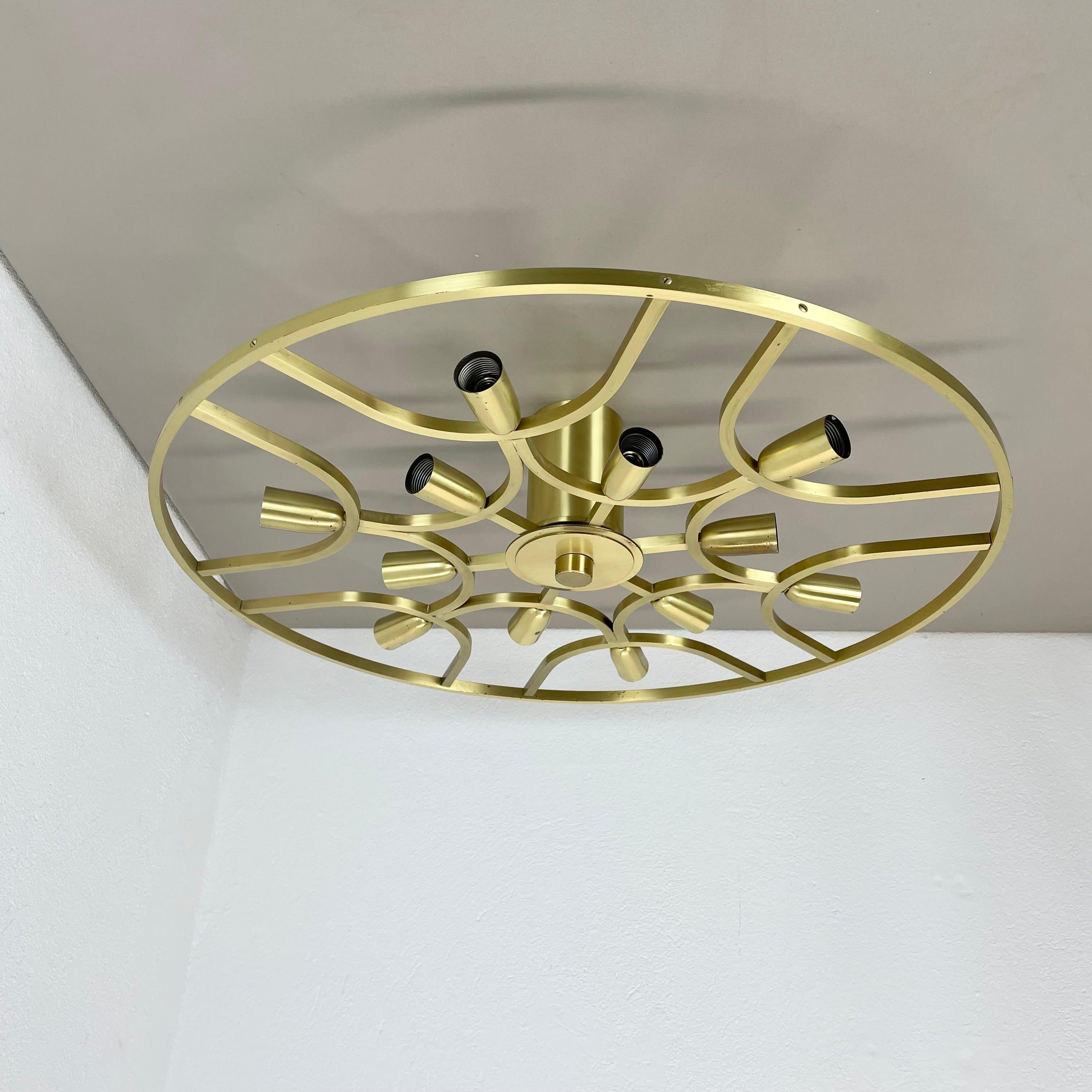 Mid-Century Modern Large 64cm Brass 12 Bulb Stilnovo Style Flush Mount Ceiling Light, Italy 1960s For Sale