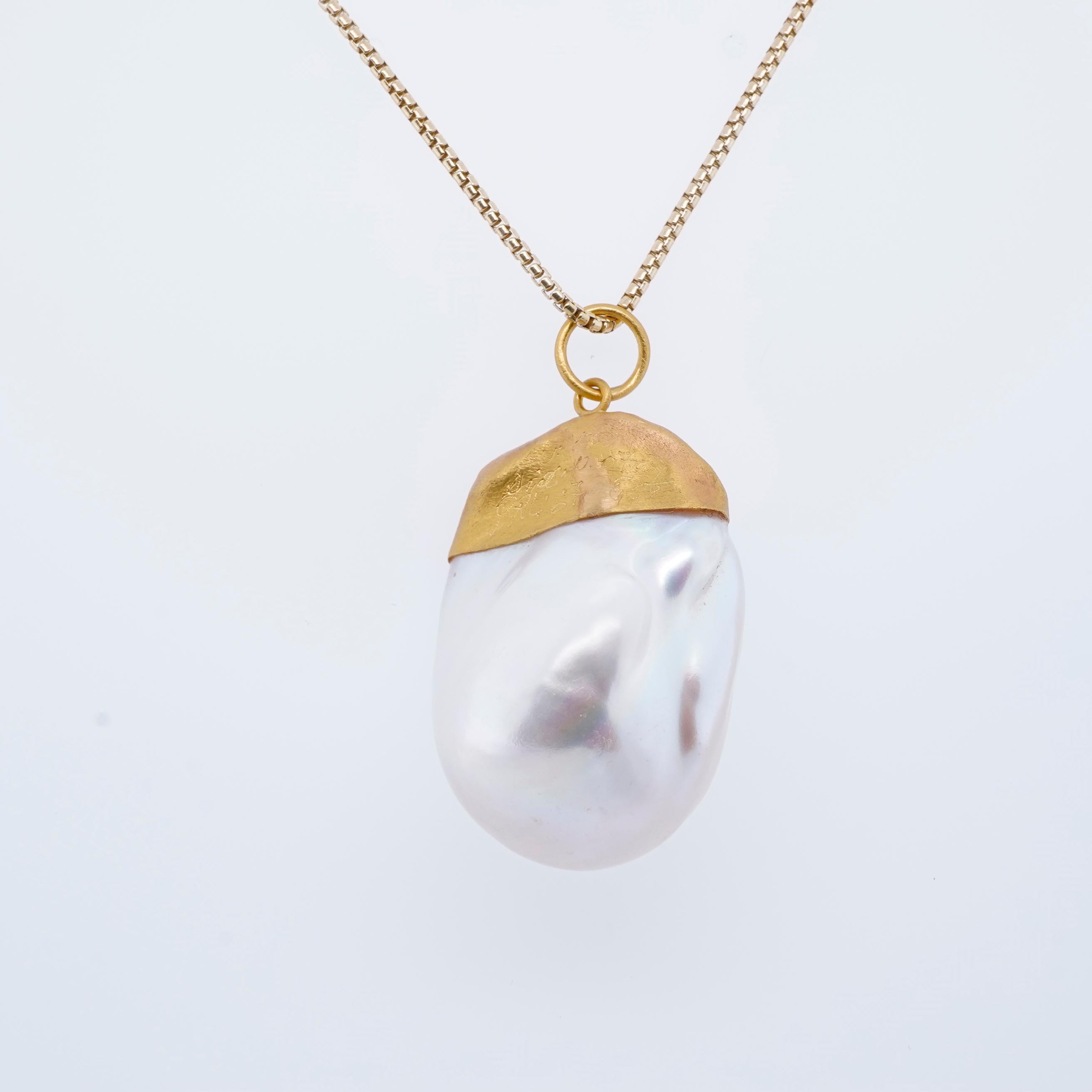 Große, 64 Karat Barockperlen-Anhänger-Halskette mit Diamanten, 24 Karat massivem Gold im Zustand „Neu“ in Bozeman, MT