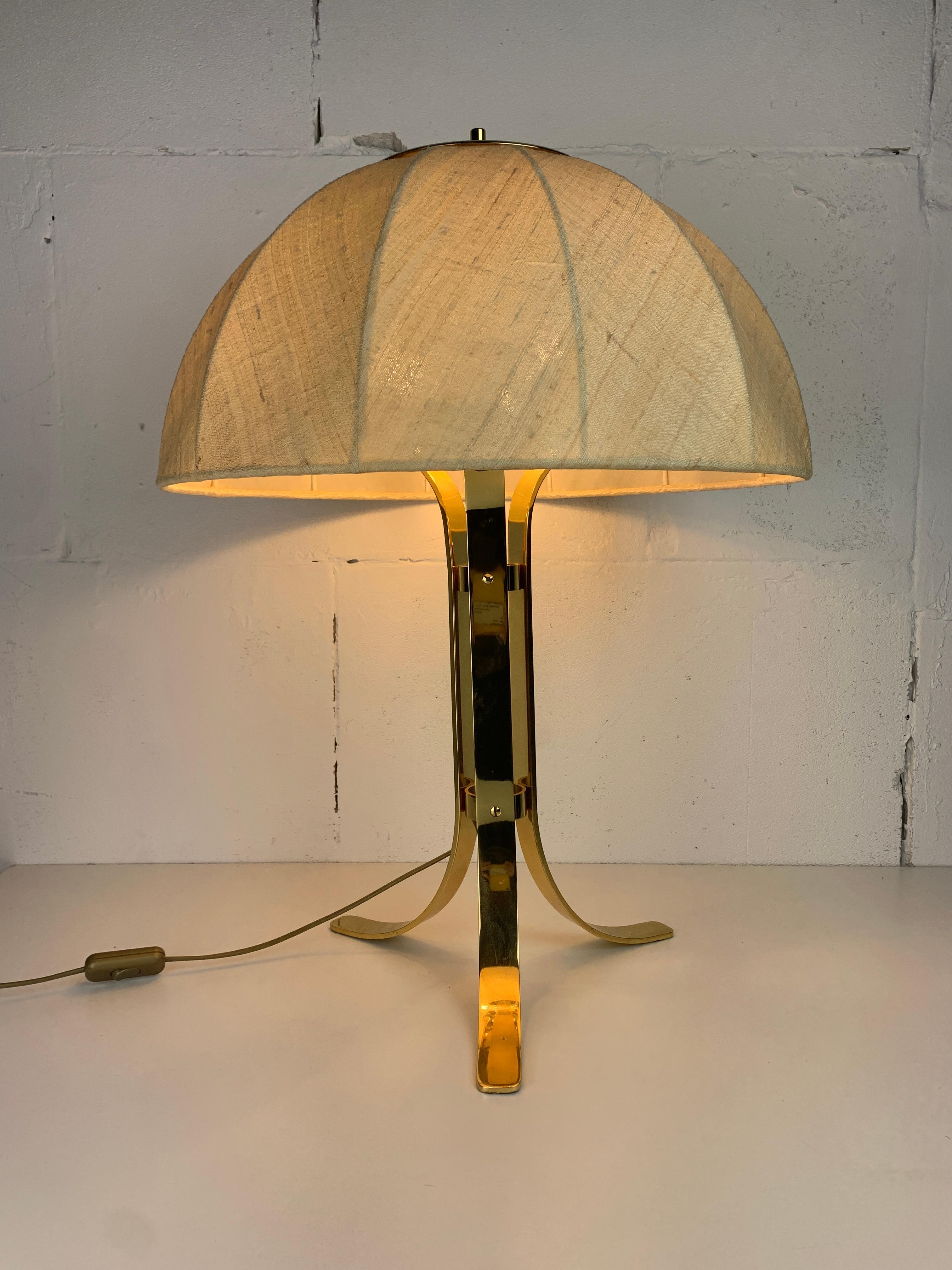 Allemand Grande lampe de table champignon de 65 cm en laiton de l'ère spatiale, années 1960 en vente