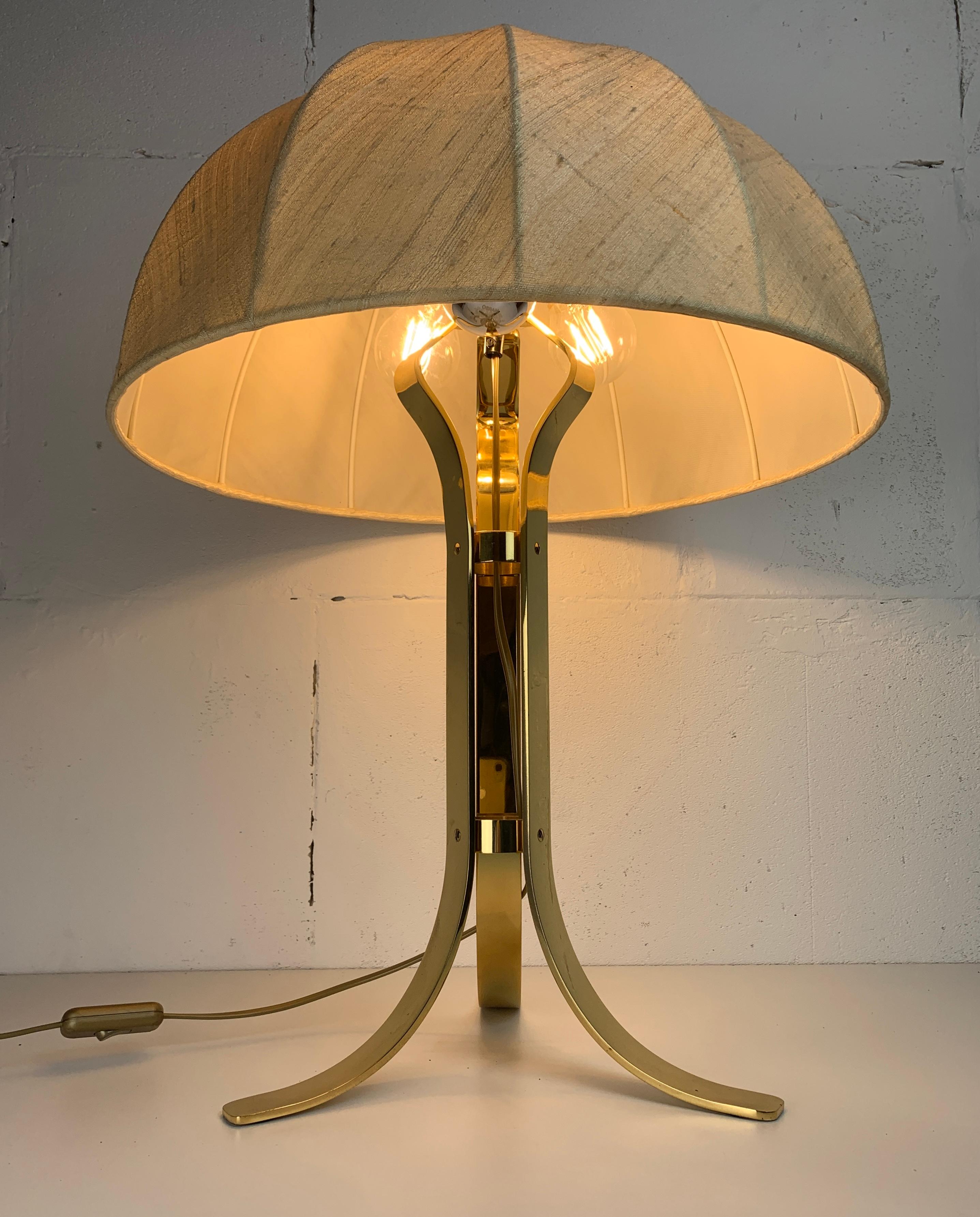 Laiton Grande lampe de table champignon de 65 cm en laiton de l'ère spatiale, années 1960 en vente