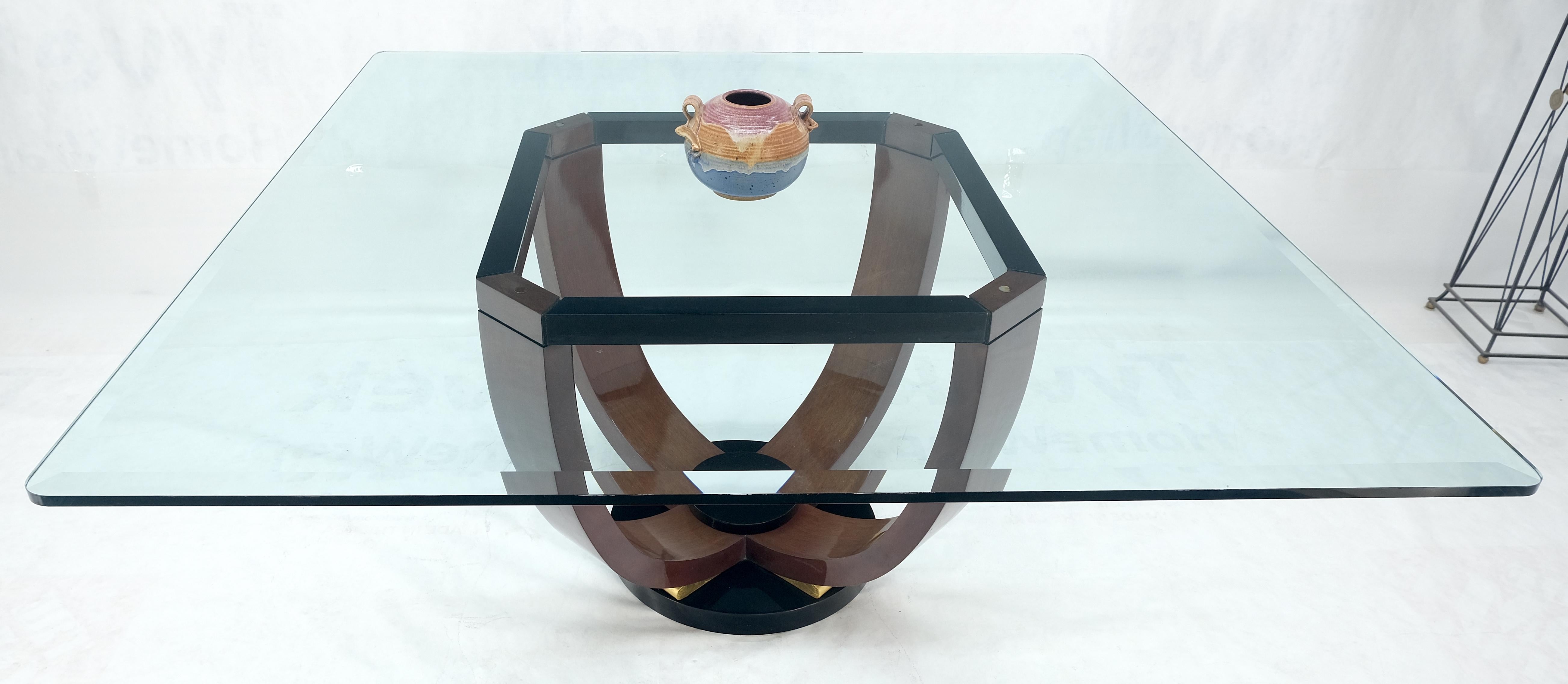 Grande table de conférence italienne de 66 pouces carrés 3/4 pouces avec plateau en verre et base à piédestal en vente 4