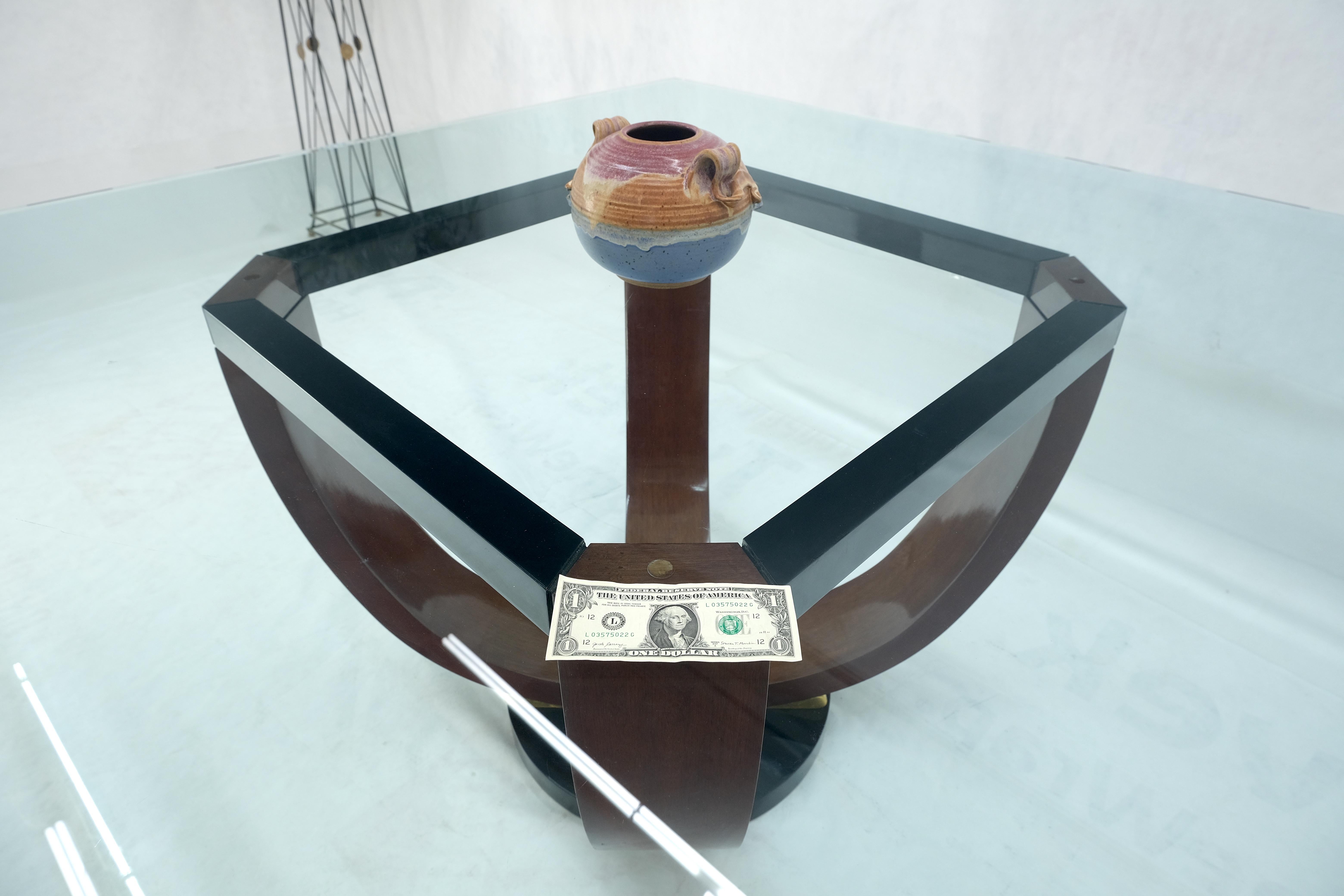 Grande table de conférence italienne de 66 pouces carrés 3/4 pouces avec plateau en verre et base à piédestal en vente 5