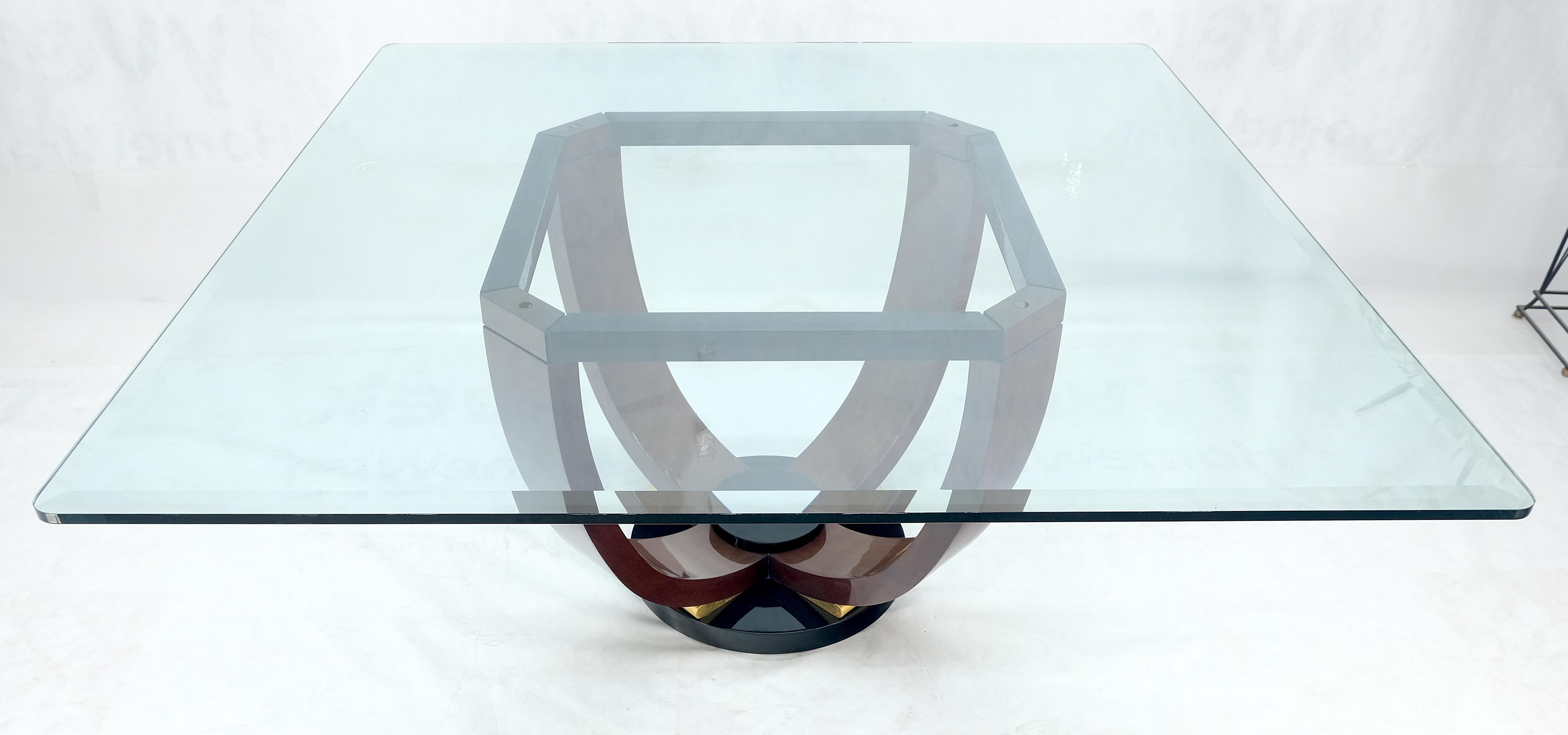 Mid-Century Modern Grande table de conférence italienne de 66 pouces carrés 3/4 pouces avec plateau en verre et base à piédestal en vente